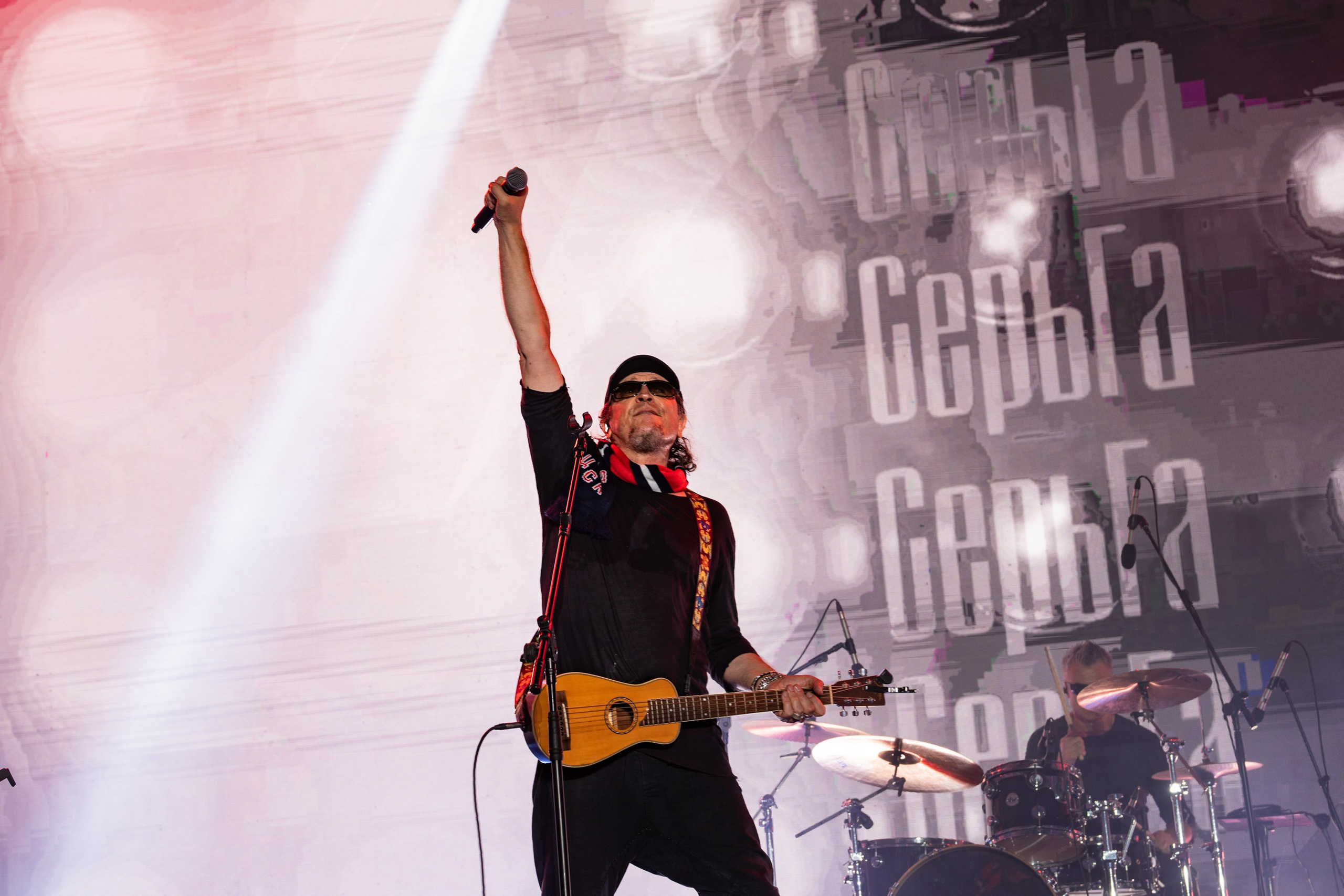 Группа Серьга и Сергей Галанин на ЦСКА ФЕСТ 2024. Сайт Алматинского НЮ АРТ, будуар и фэшн фотографа Дениса Карпенко