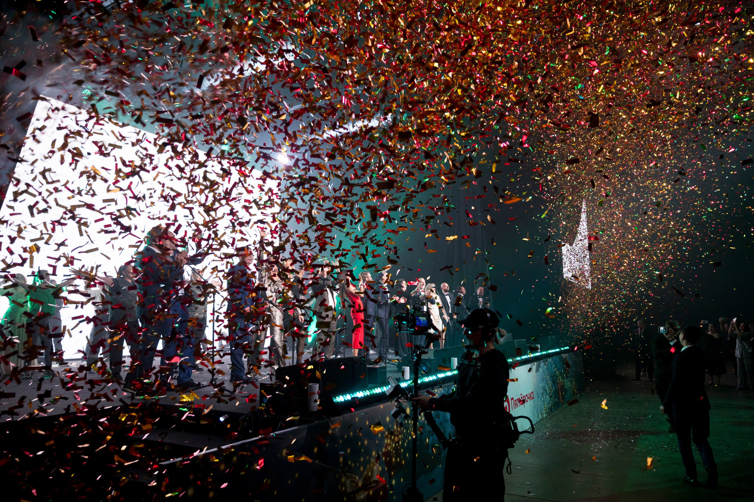 Новогодний корпоратив «Пятерочка». Репортажный фотограф и видеограф Слава Думчев. Тимбилдинги, отчетники, корпоративы