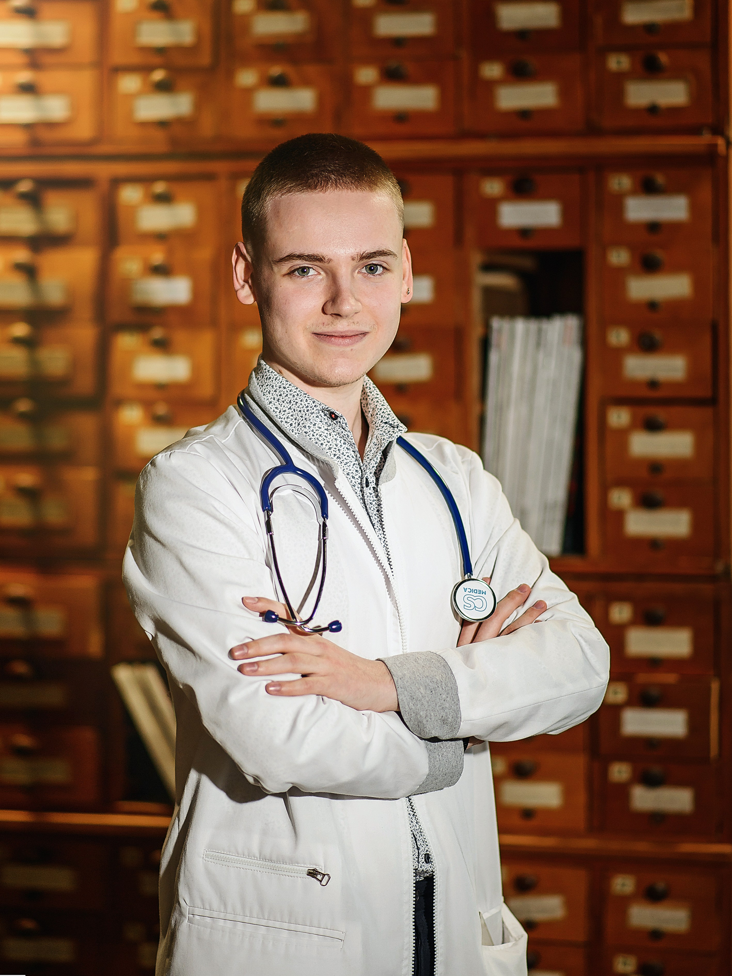 Бизнес-портрет, коллективы, профессии. Выпускные альбомы. Предметная и контент съёмка. Фотостудия Klass