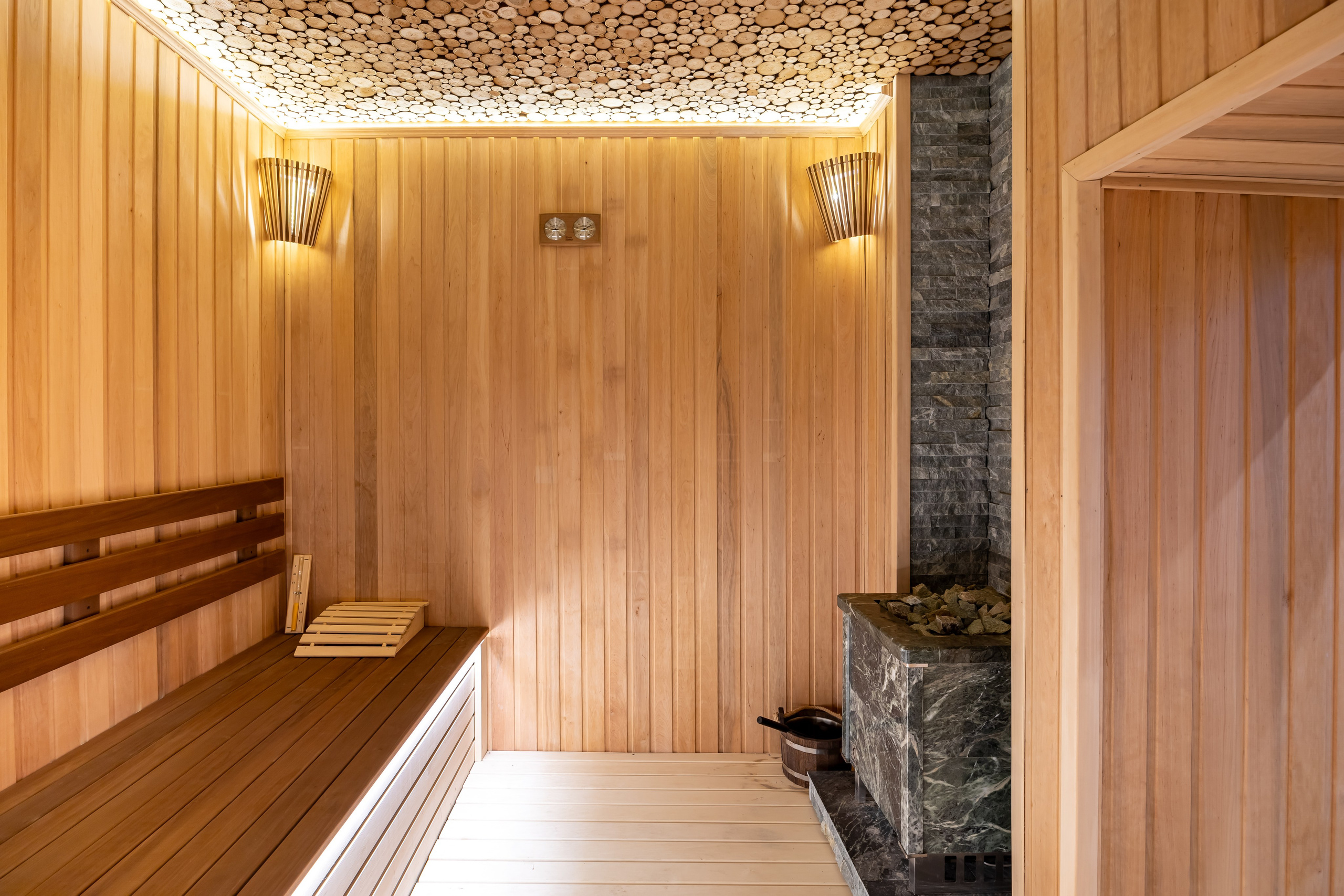 Дом для продажи в СНТ «Исток». Интерьерный фотограф в Москве Сергей Чекмезов