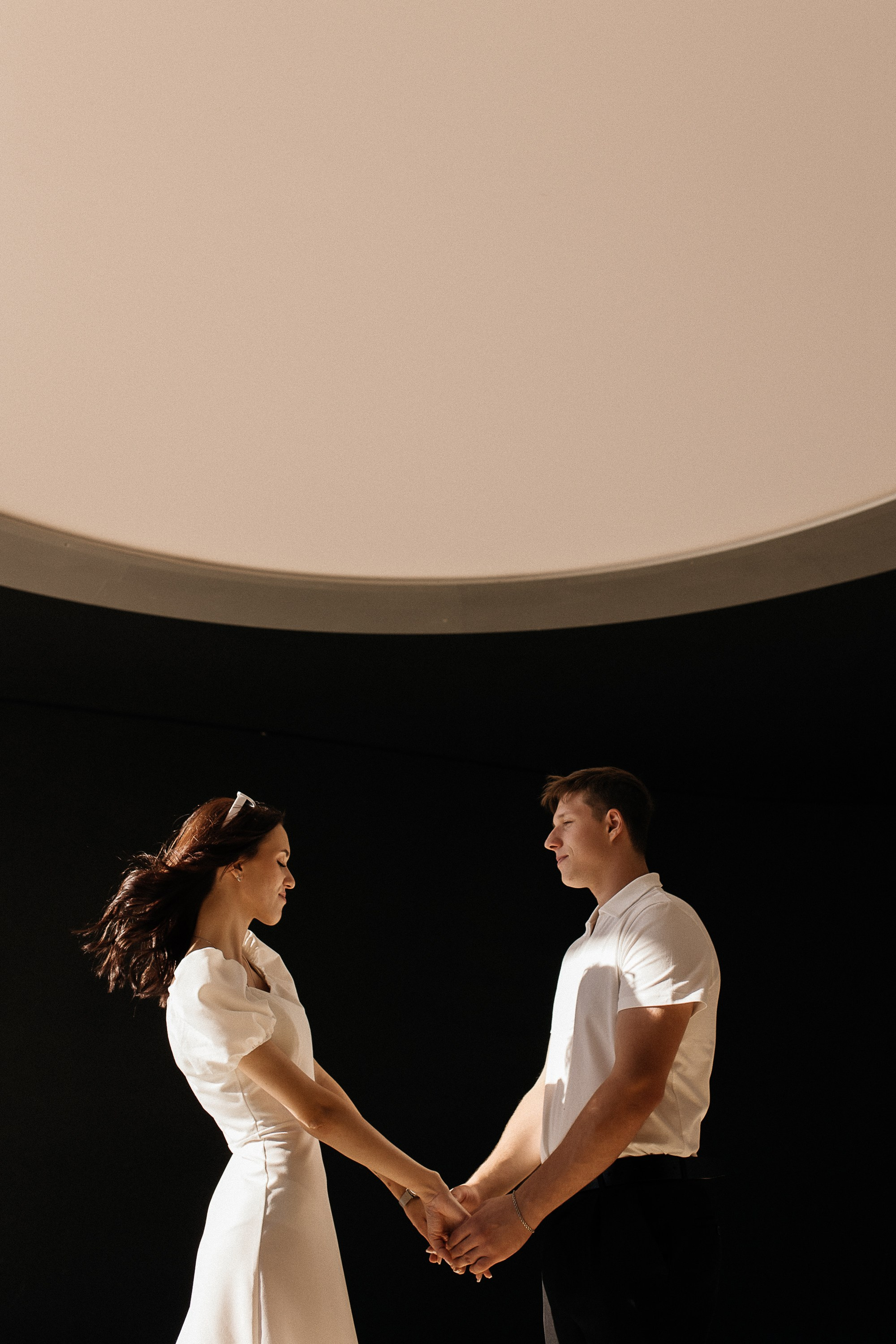 Свадебная фотосессия в парке Галицкого. Свадебный и семейный фотограф Виолетта Сидельникова. Краснодар, Россия, Беларусь, Европа