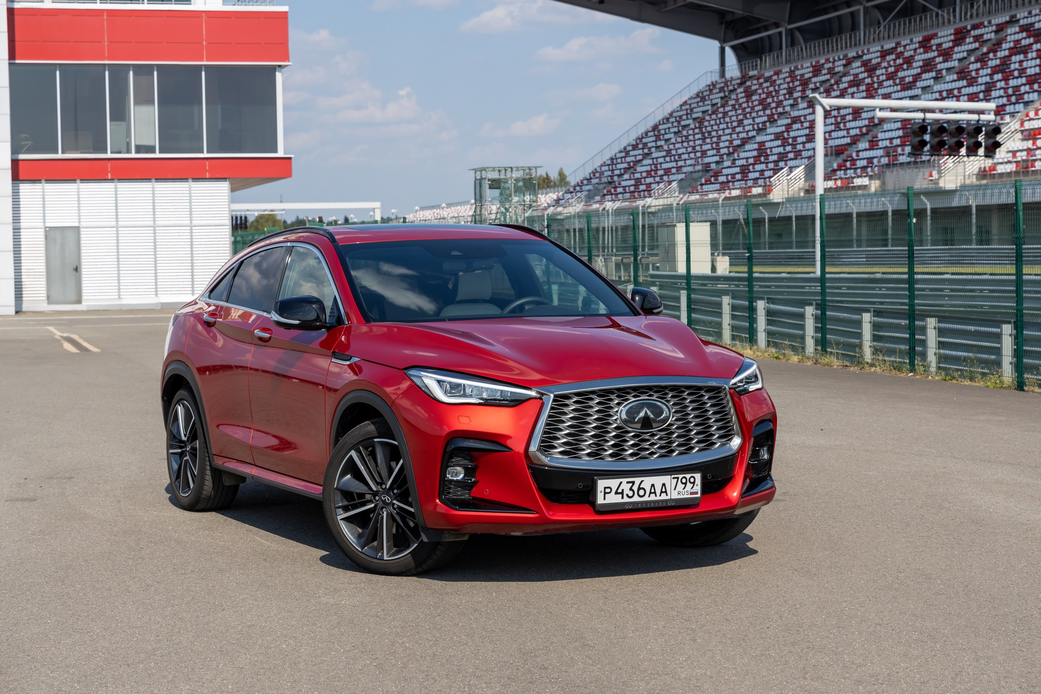 Infiniti QX55. Репортажный, семейный и студийный фотограф в Москве Демин Алексей