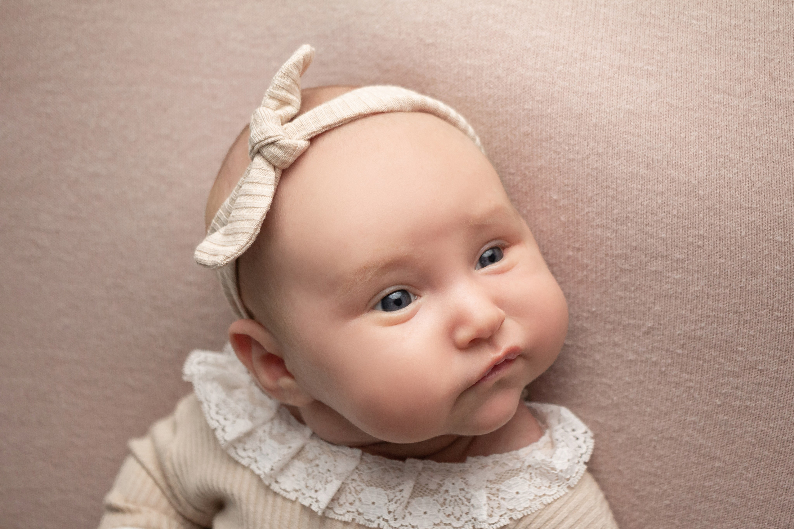 Классический стиль newborn. Фотограф новорождённых Анапа Елена Кушнарь