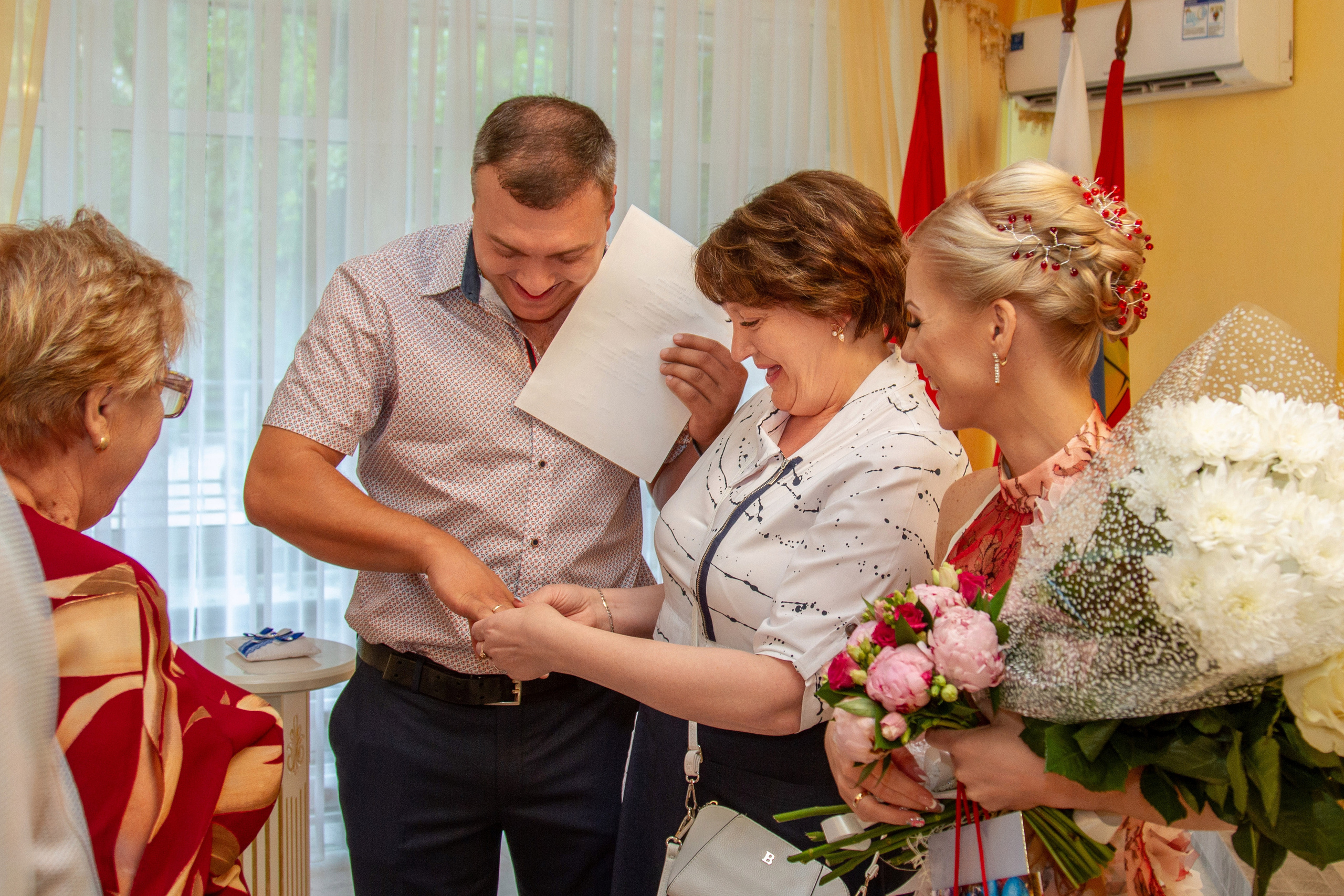 Артем и Татьяна, фотосъемка в ЗАГСе и прогулки. Фотограф в городе Электросталь Ногинск Москва — Алексей Закхеев
