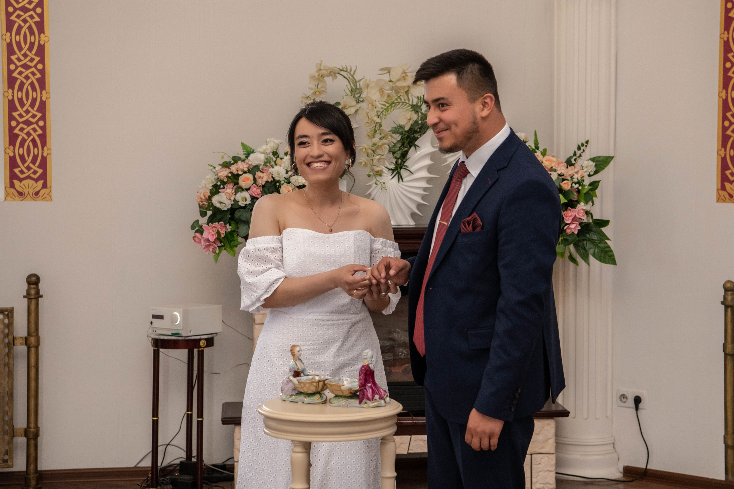 Камолиддин и Ситора, фотосъемка в ЗАГСе и прогулки. Фотограф в городе Электросталь Ногинск Москва — Алексей Закхеев