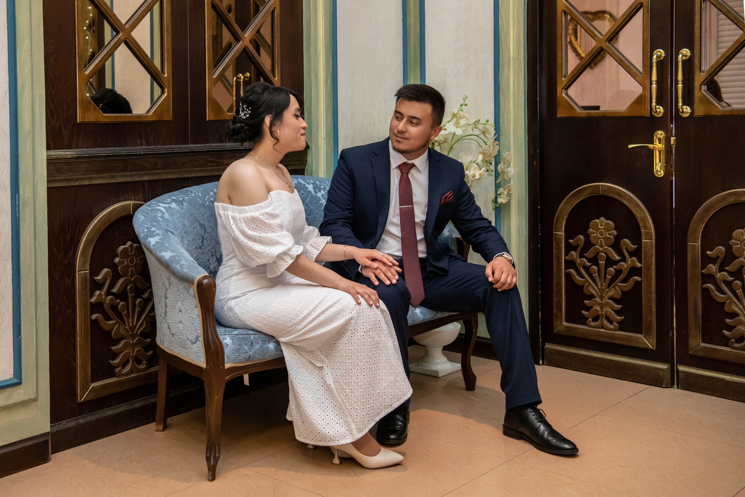 Камолиддин и Ситора, фотосъемка в ЗАГСе и прогулки. Фотограф в городе Электросталь Ногинск Москва — Алексей Закхеев