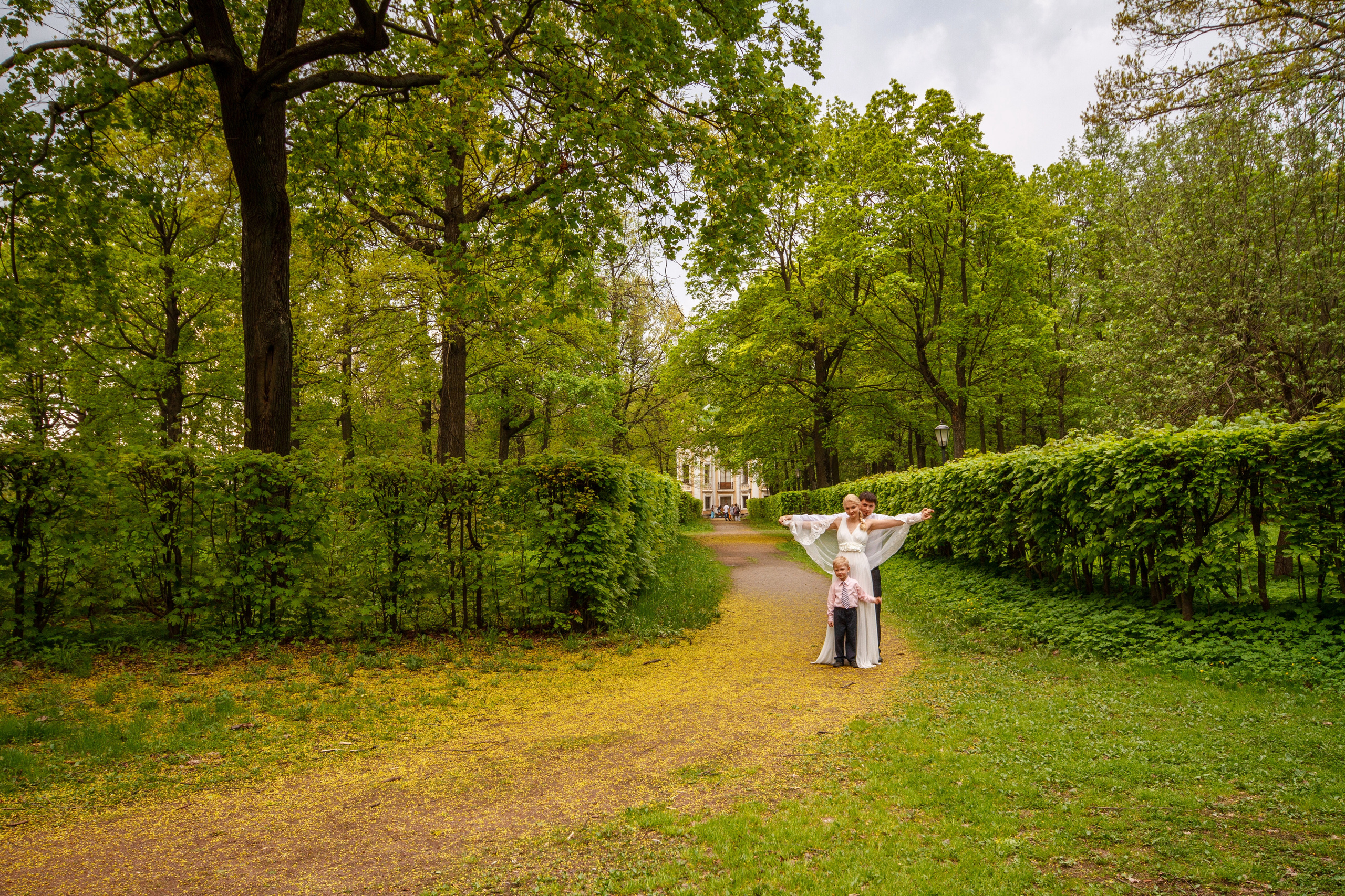 Игорь, Виктория и Никита, фотосъемка прогулки. Фотограф в городе Электросталь Ногинск Москва — Алексей Закхеев