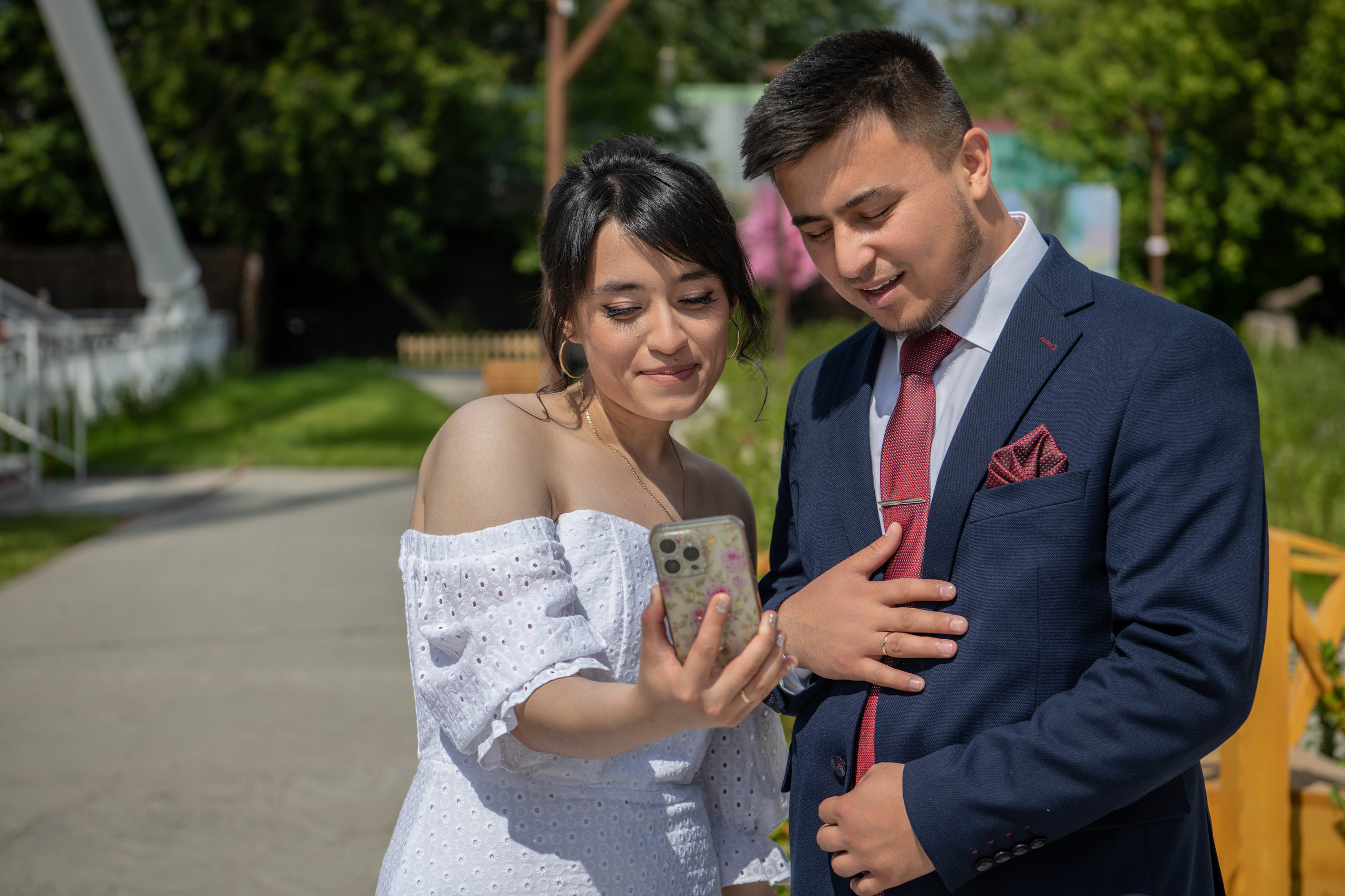 Камолиддин и Ситора, фотосъемка в ЗАГСе и прогулки. Фотограф в городе Электросталь Ногинск Москва — Алексей Закхеев