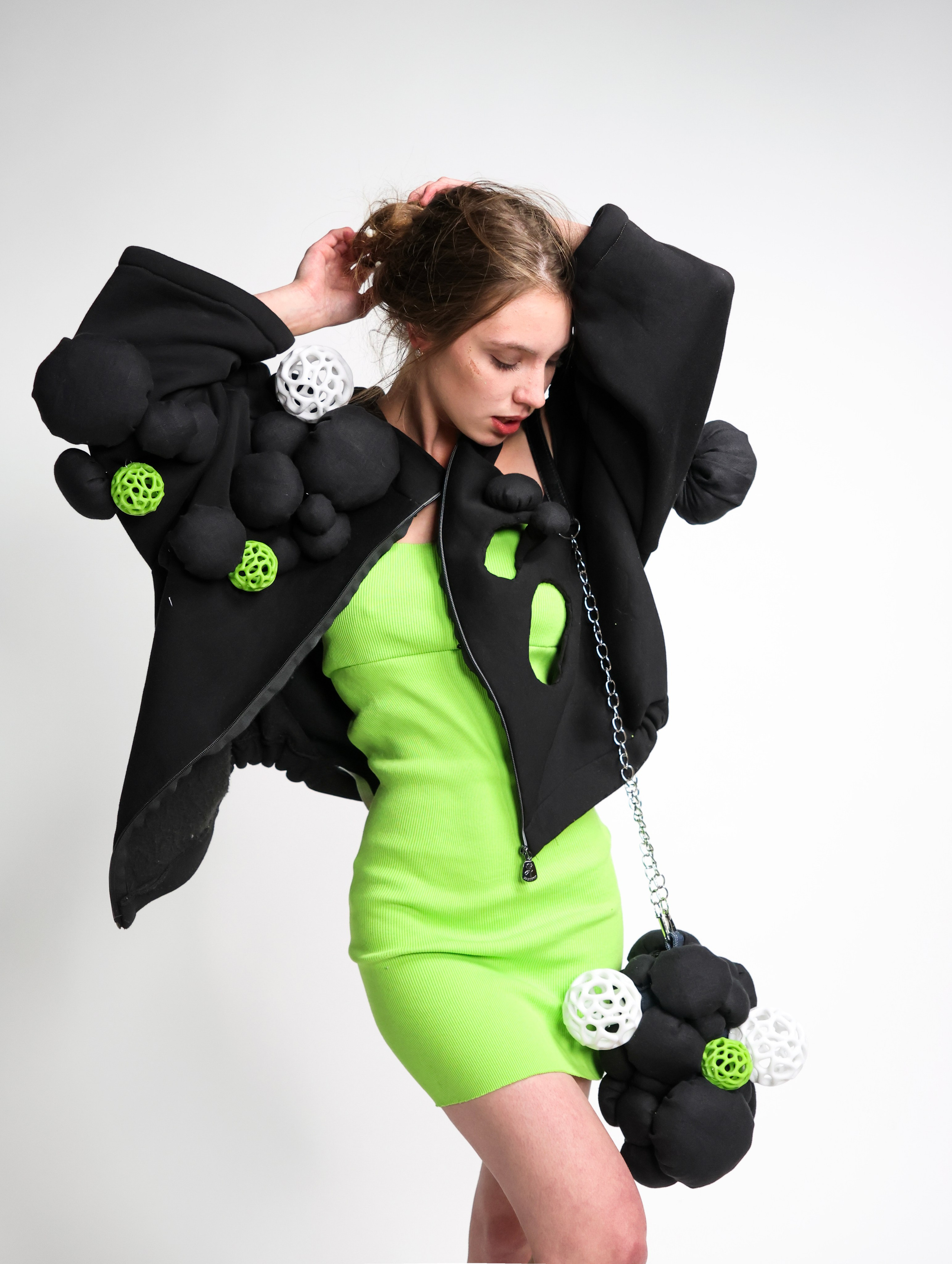 Модерн коммерция. Костюмер, художник кино и телевидения в спб