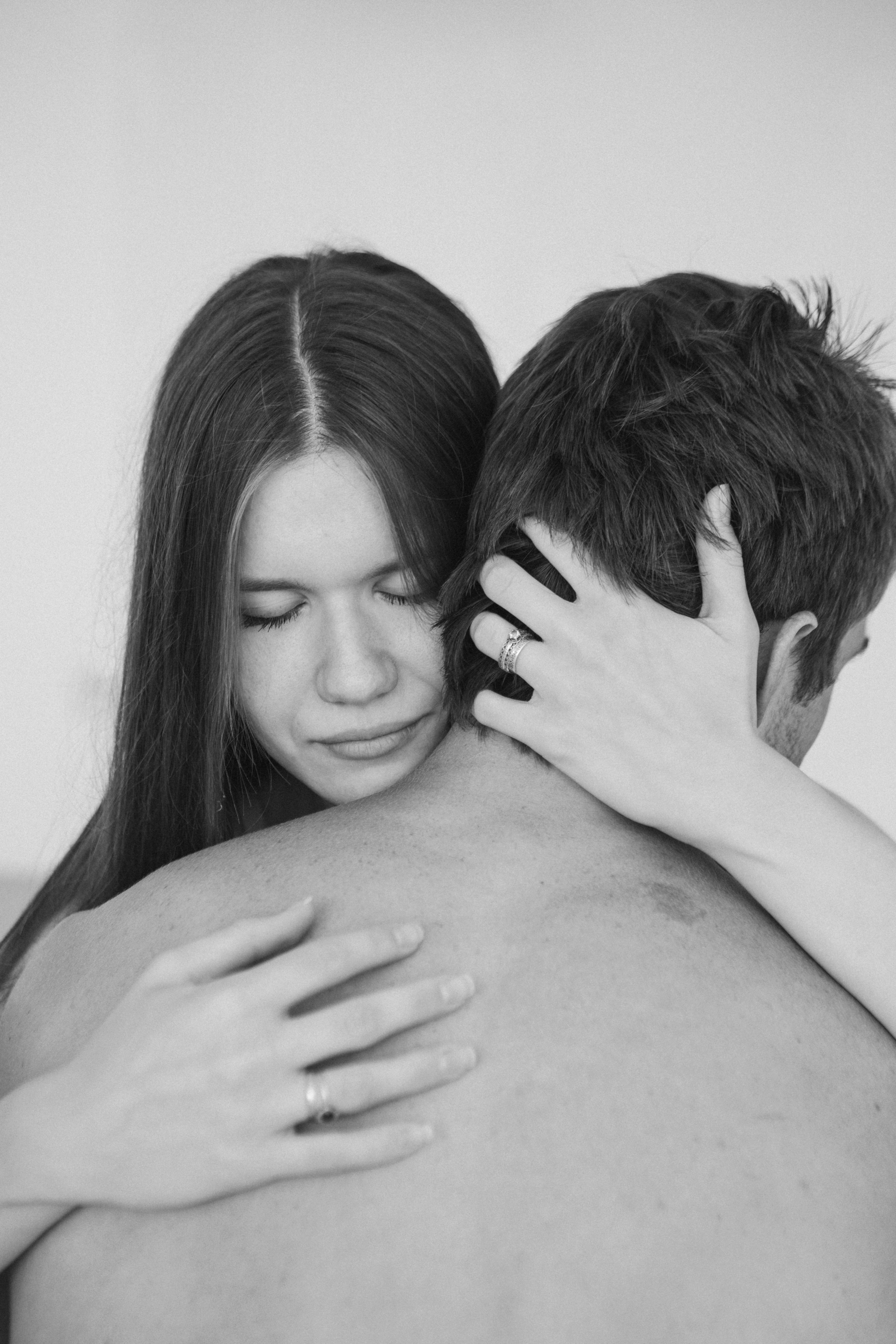 Настя и Стас. Студия. Минимализм. Портретный фотограф в Минске