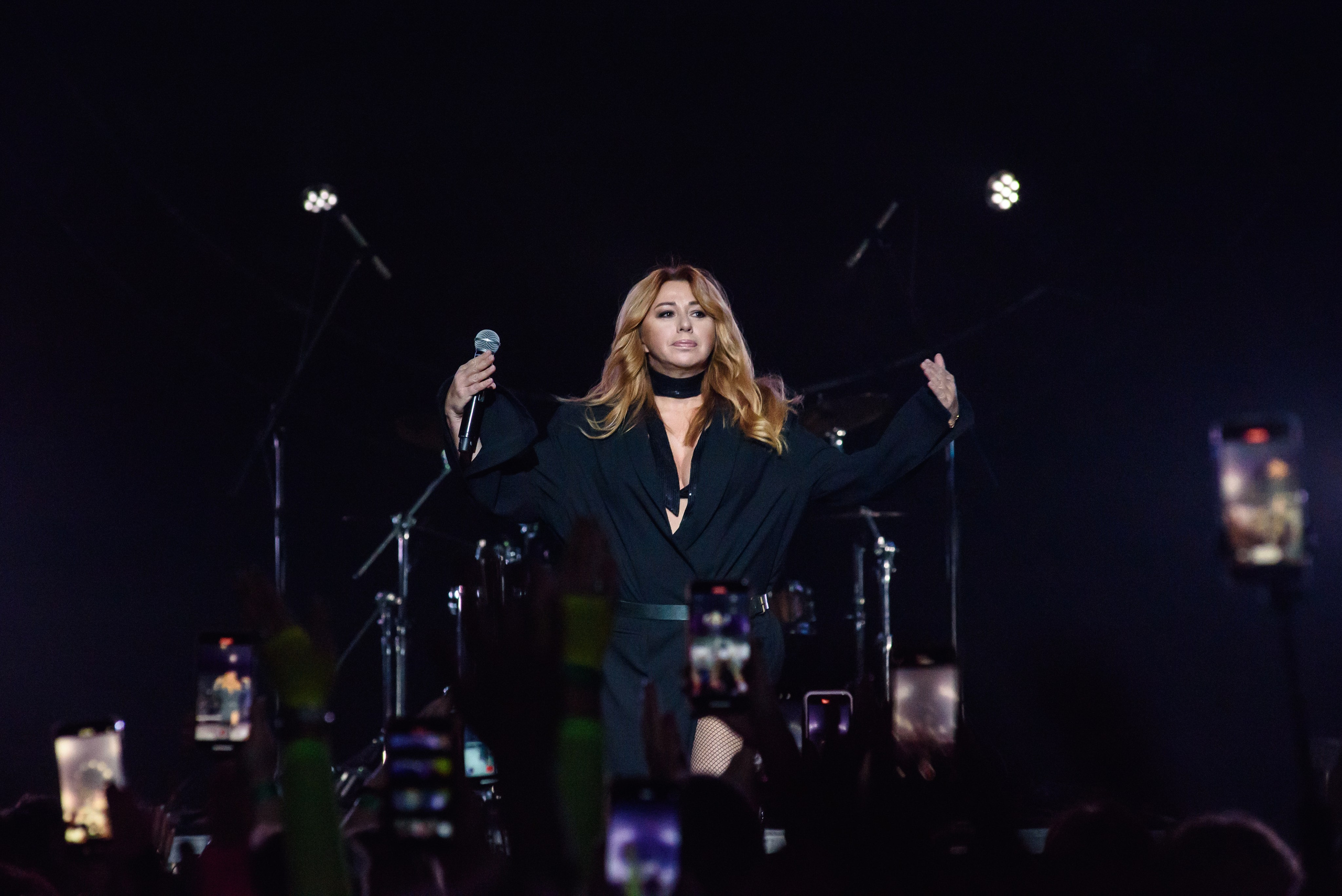 Дискотека 80-90-2000х — «Имена на все времена», Крокус Сити Холл. Бренд-фотограф для экспертов и блогеров в Москве Влада Горбовская