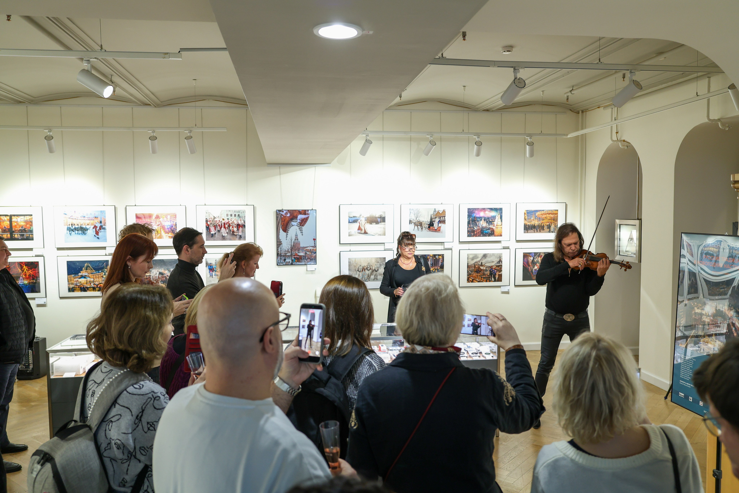 Русские традиции в новогодних настроениях. Reportage, architectural, fine art photographer Lena Melnikova in Moscow