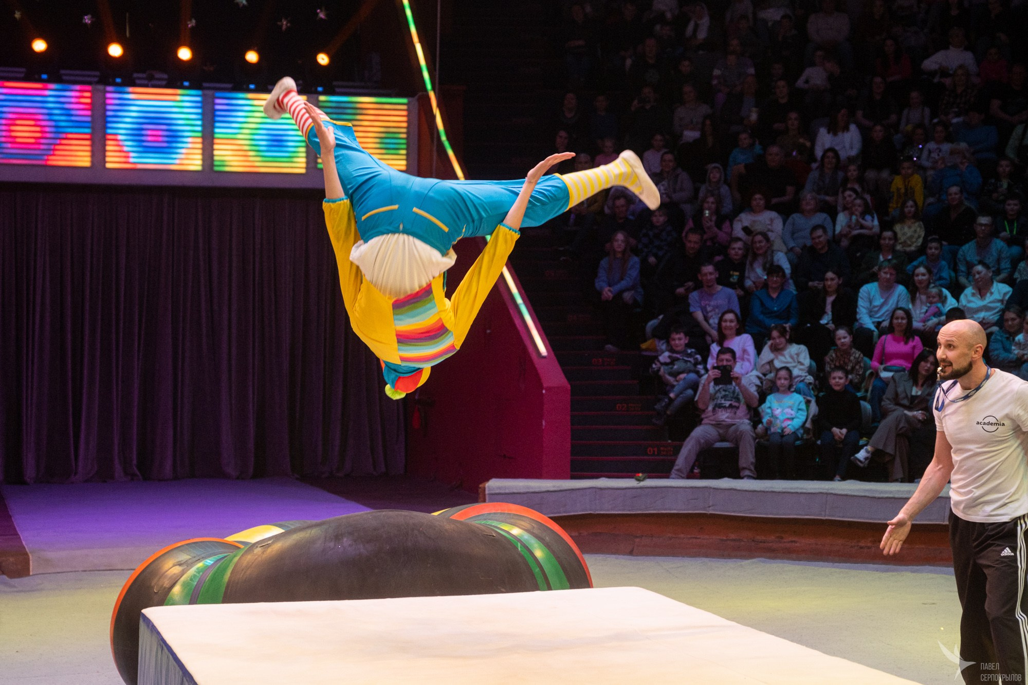 Гала-представление ЭВОЛЮЦИОНЕРЫ. Репортажный фотограф в Казани Павел Серпокрылов