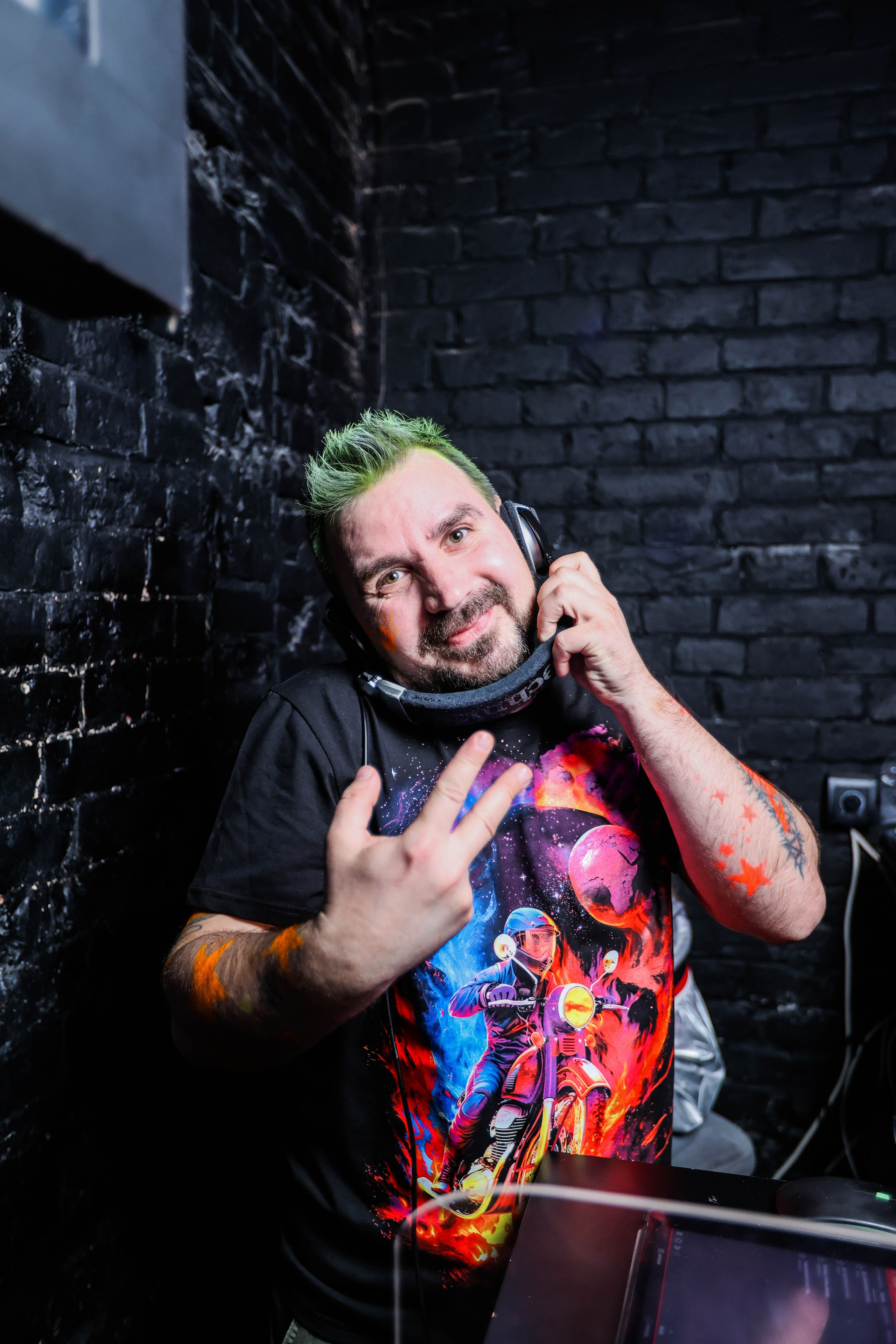 БАР РУКИ ВВЕРХ