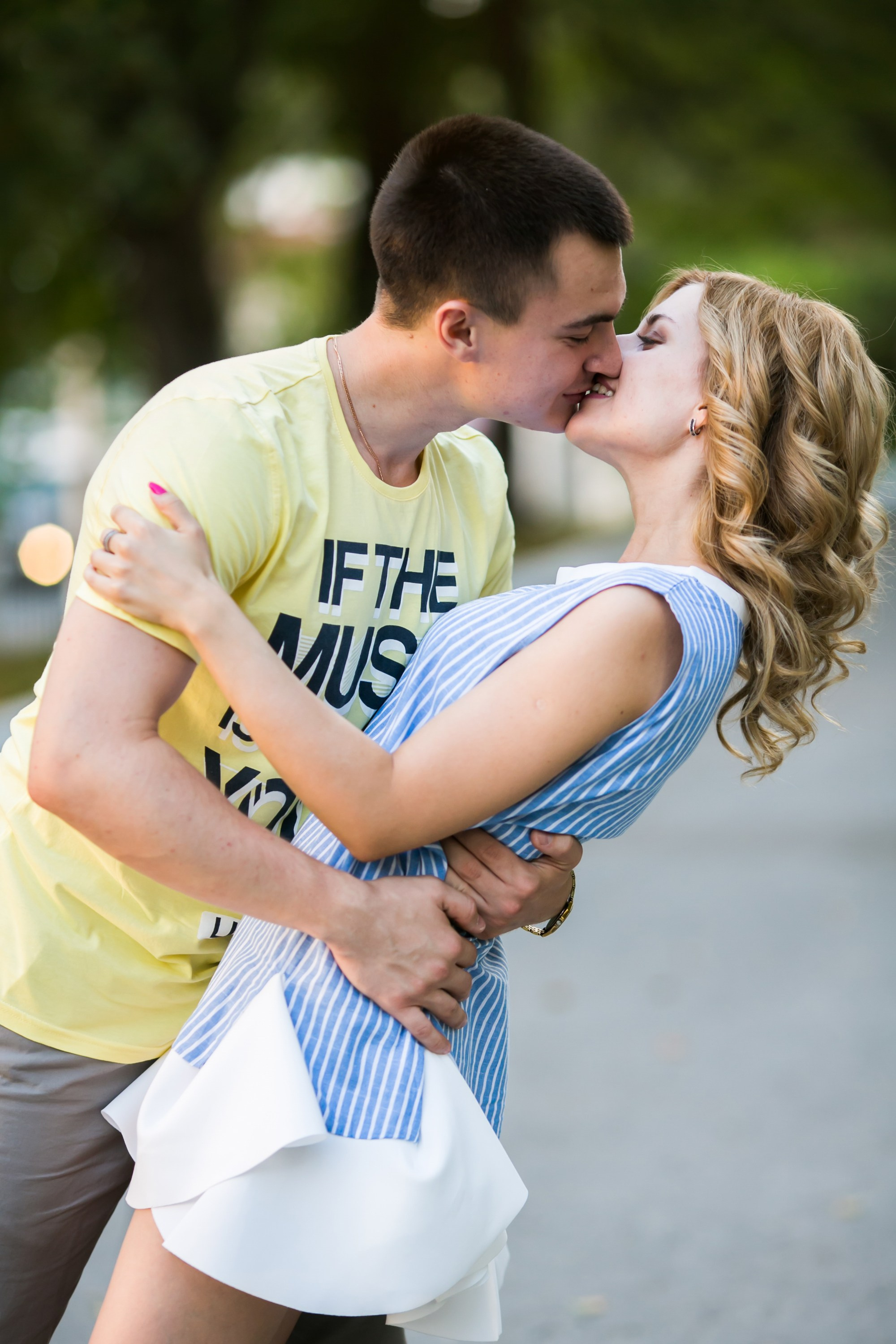 Love Story на набережной в Самаре. Свадебный фотограф, видеограф в Самаре, Самарской области. Видеосъемка
