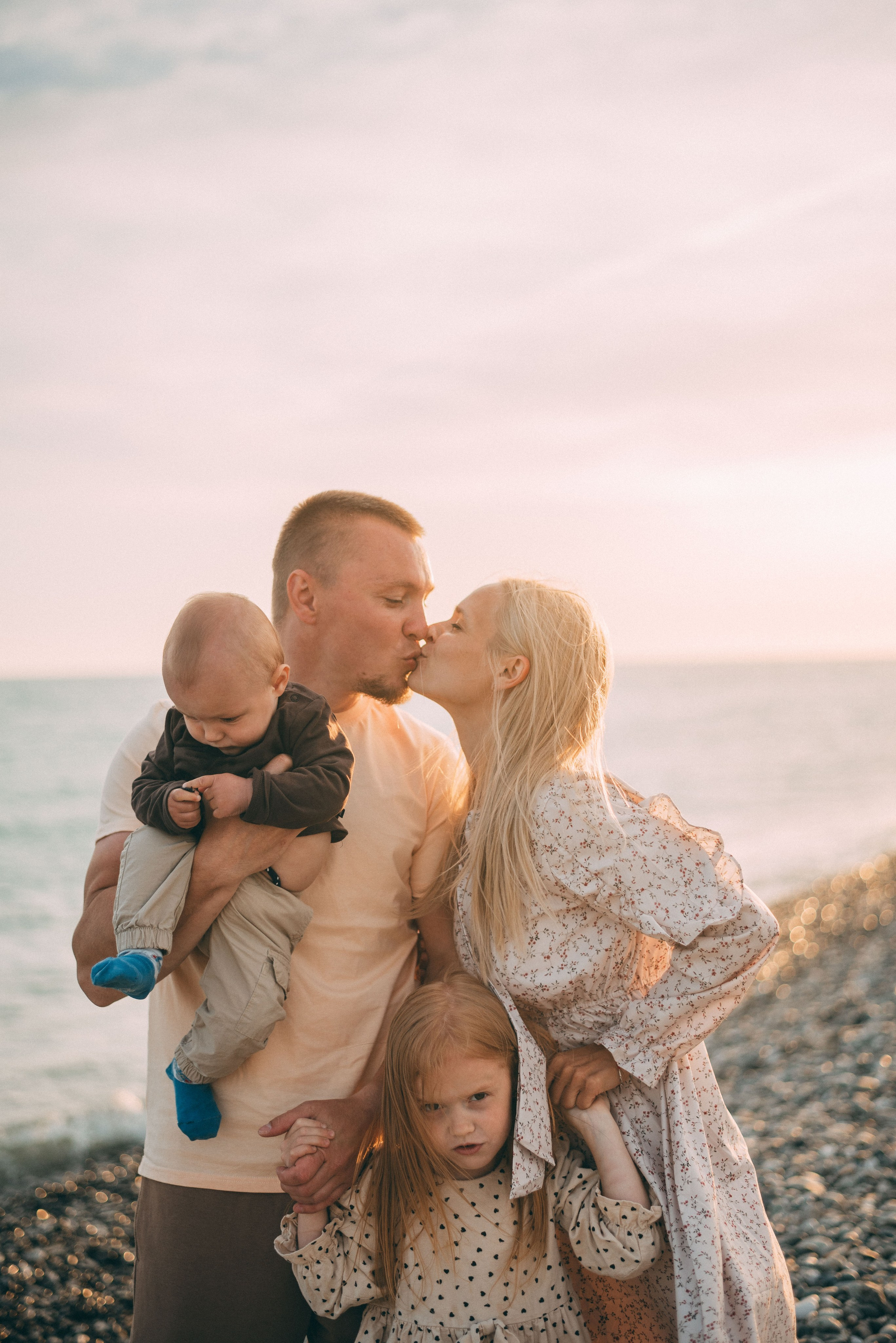 Семейная съемка на берегу моря. Фотограф в Сочи — Маргарита Поганова