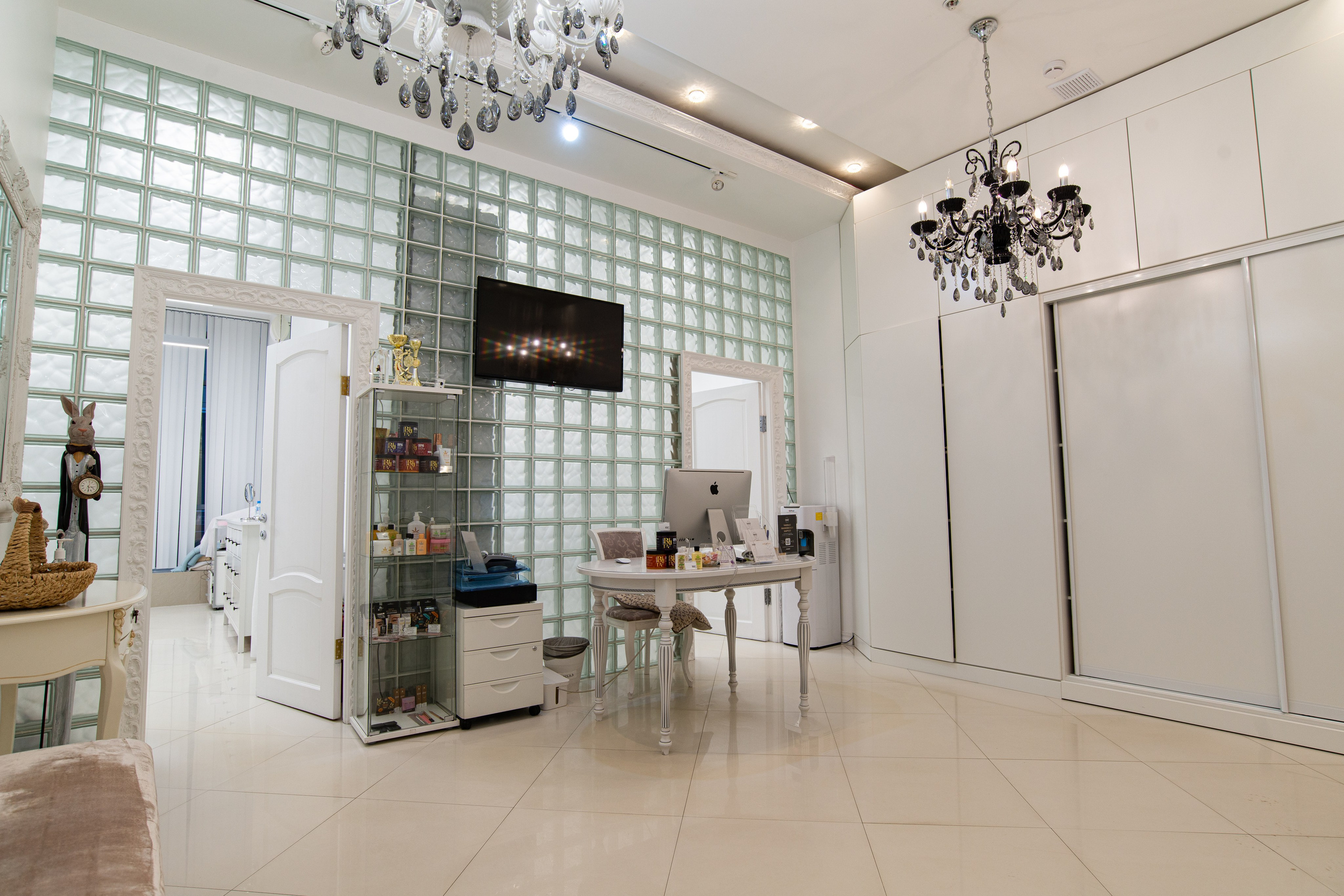 Интерьерная съёмка салонов красоты Makeup Tattoo. Репортажный и персональный фотограф в Москве