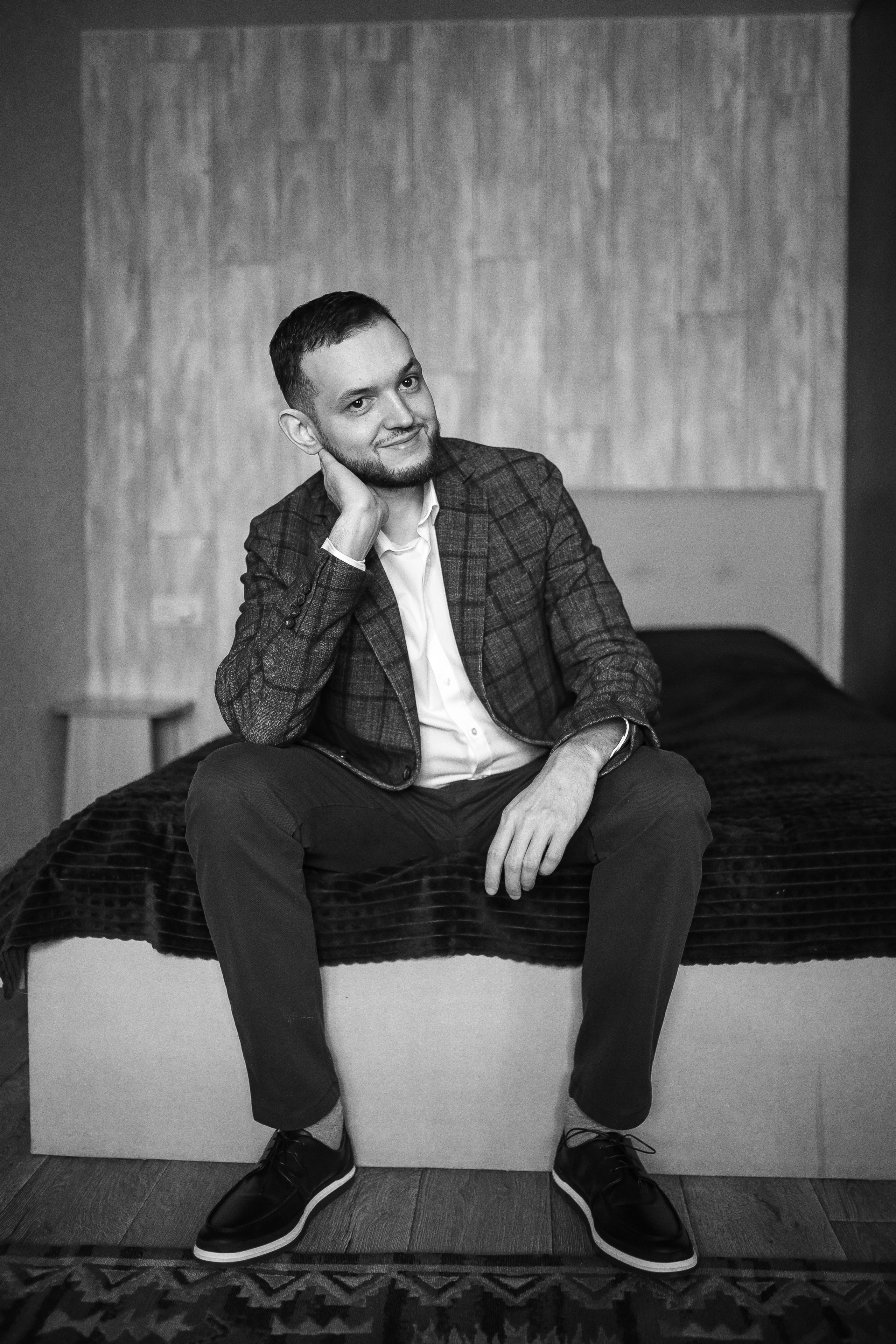 Свадьба Полины и Сергея (сборы жениха). Портретный фотограф Юлия Красноперова в Барнауле/Заринске