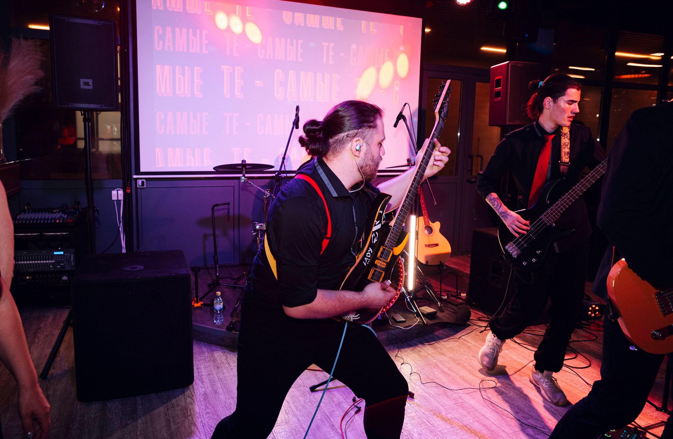 Выпускной (Калуга). Кавер-группа «Те-самые» на свадьбу, корпоратив! В Туле, Москве, Калуге