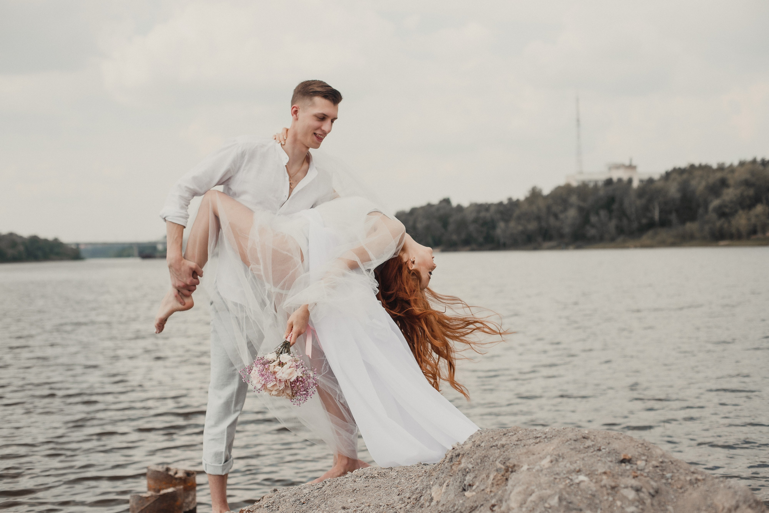 Не классическая на берегу. Креативный и женский Фотограф Омске Наталья Лебедева