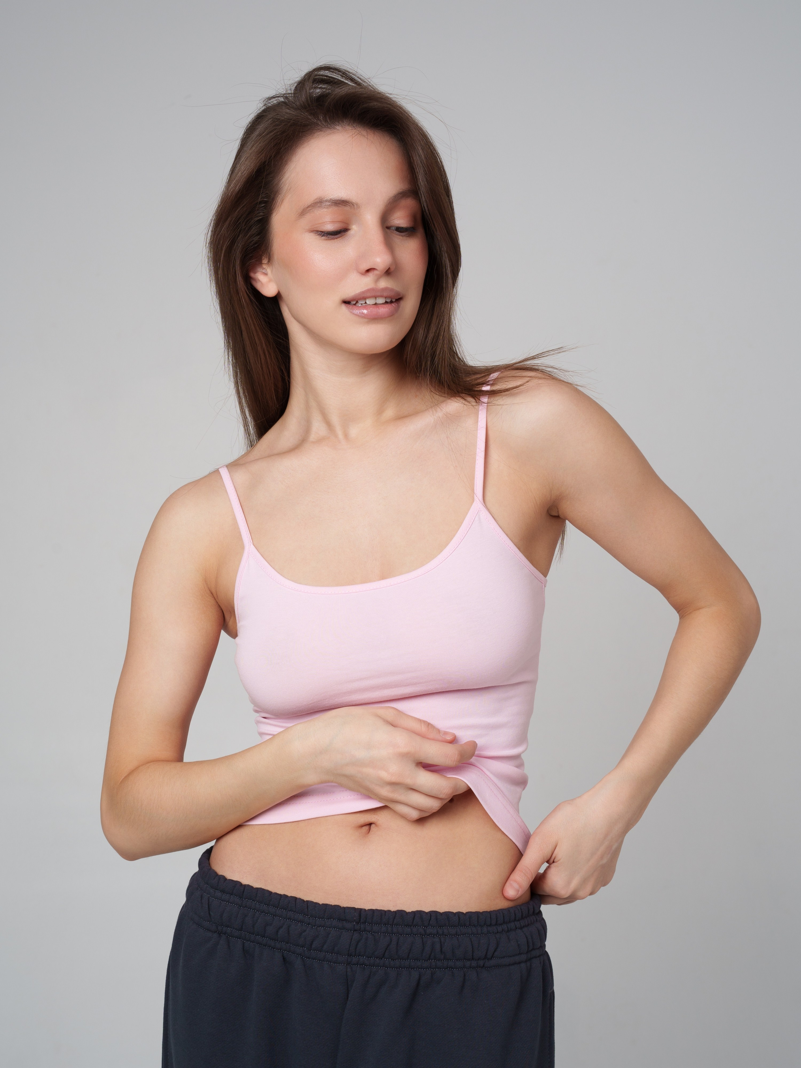 Топы на сером фоне. Иван Упоров — фотограф, рилсмейкер чебоксары