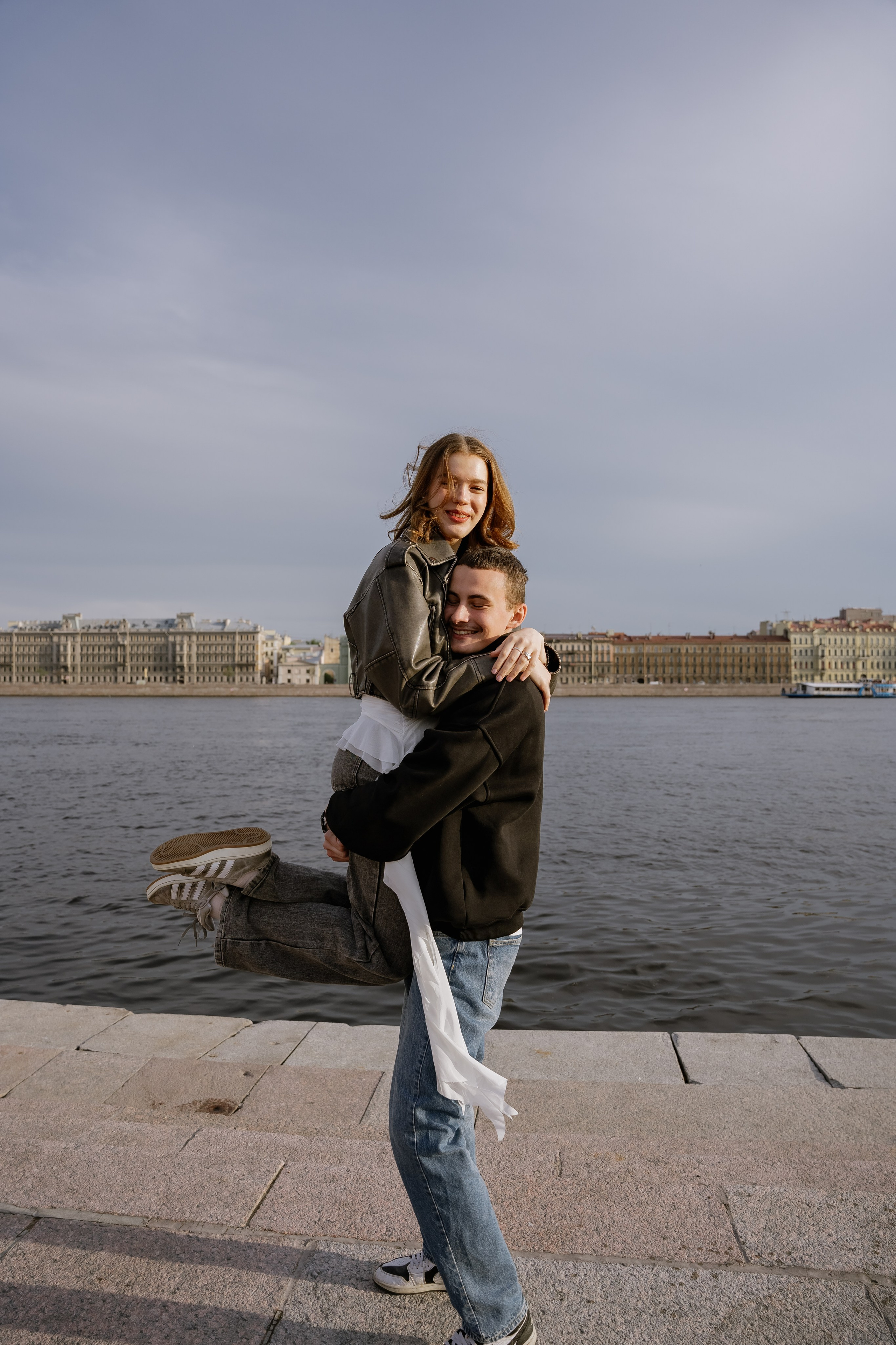 Прогулка у Невы