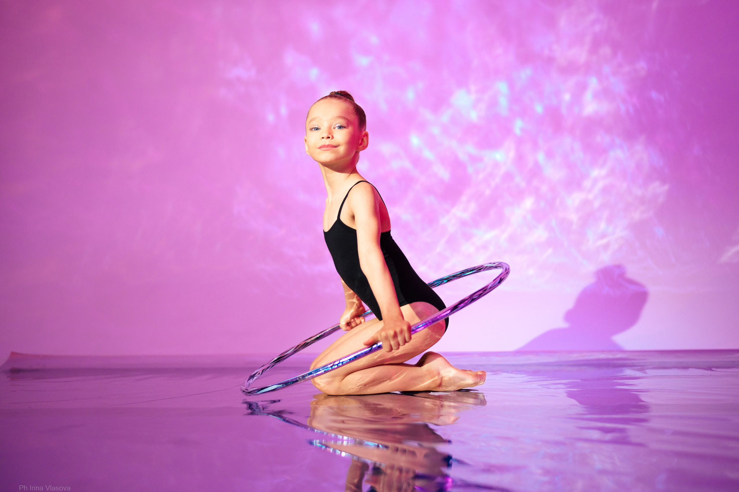 спортивная фотосессия с бликами и цветным светом новосибирск