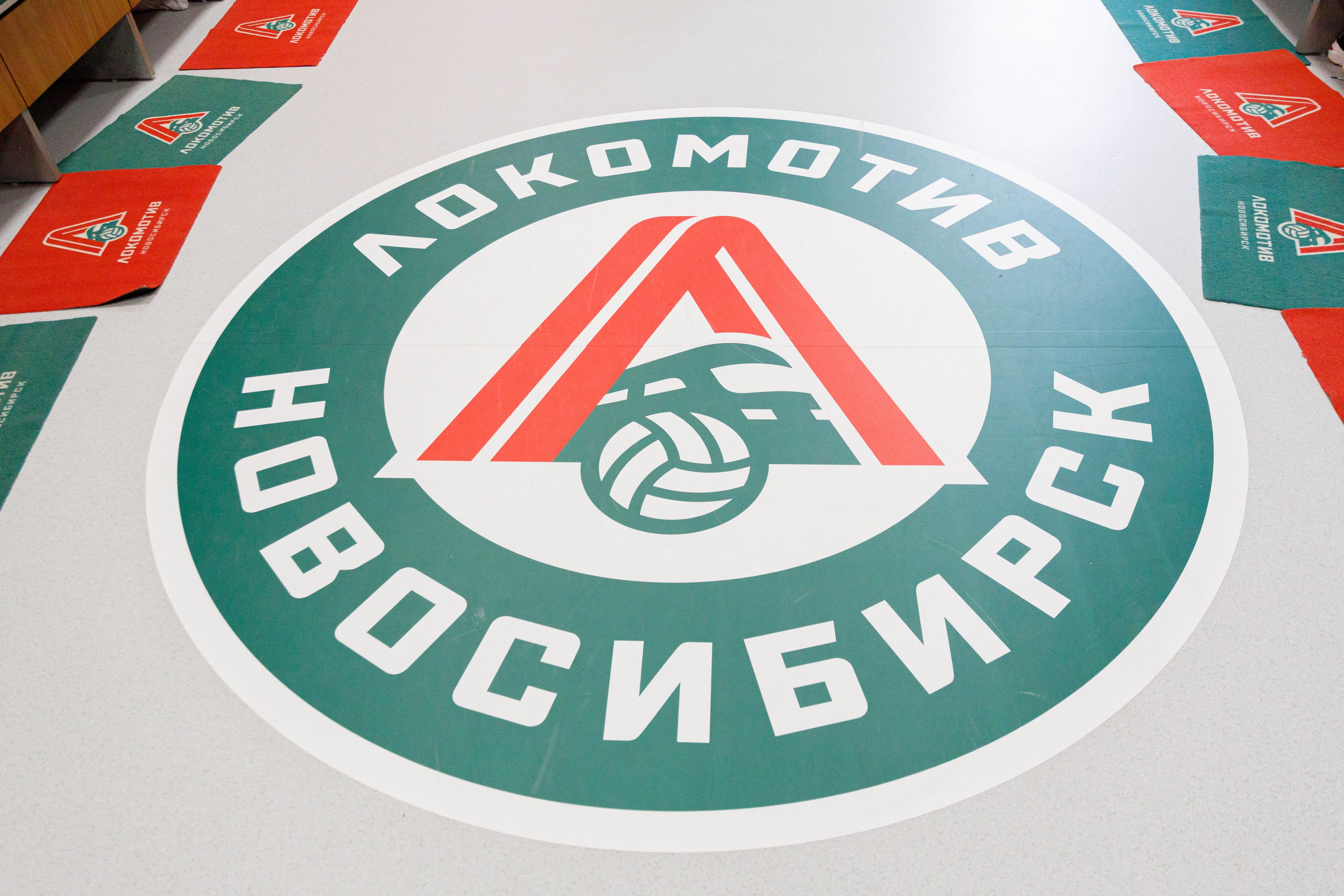 ВК «Локомотив». Экскурсия для фанатов клуба. Репортажный фотограф в Новосибирске Алена Помазунова