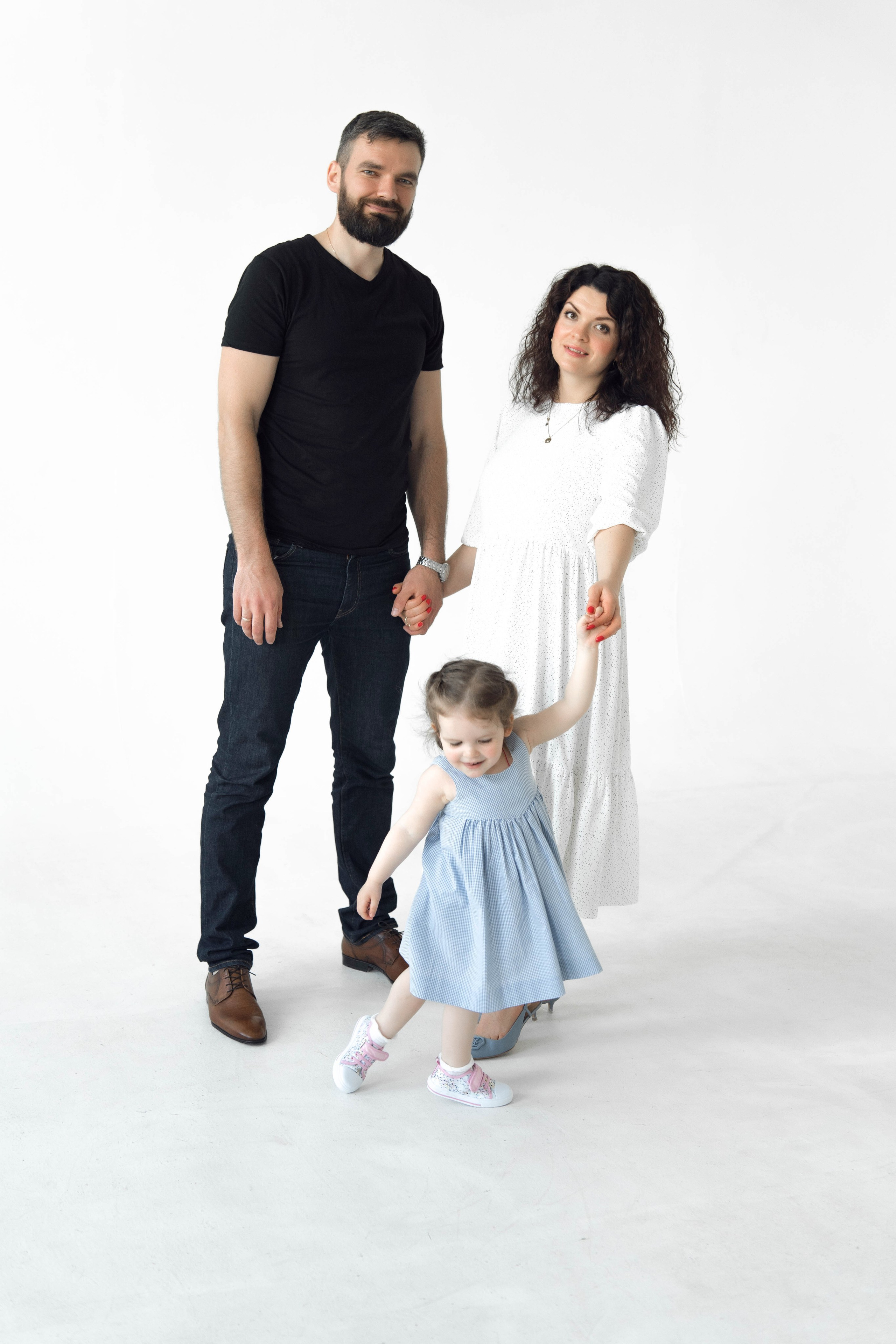 Irina and family. Lifestyle photographer Turku. I catch emotions in the frame