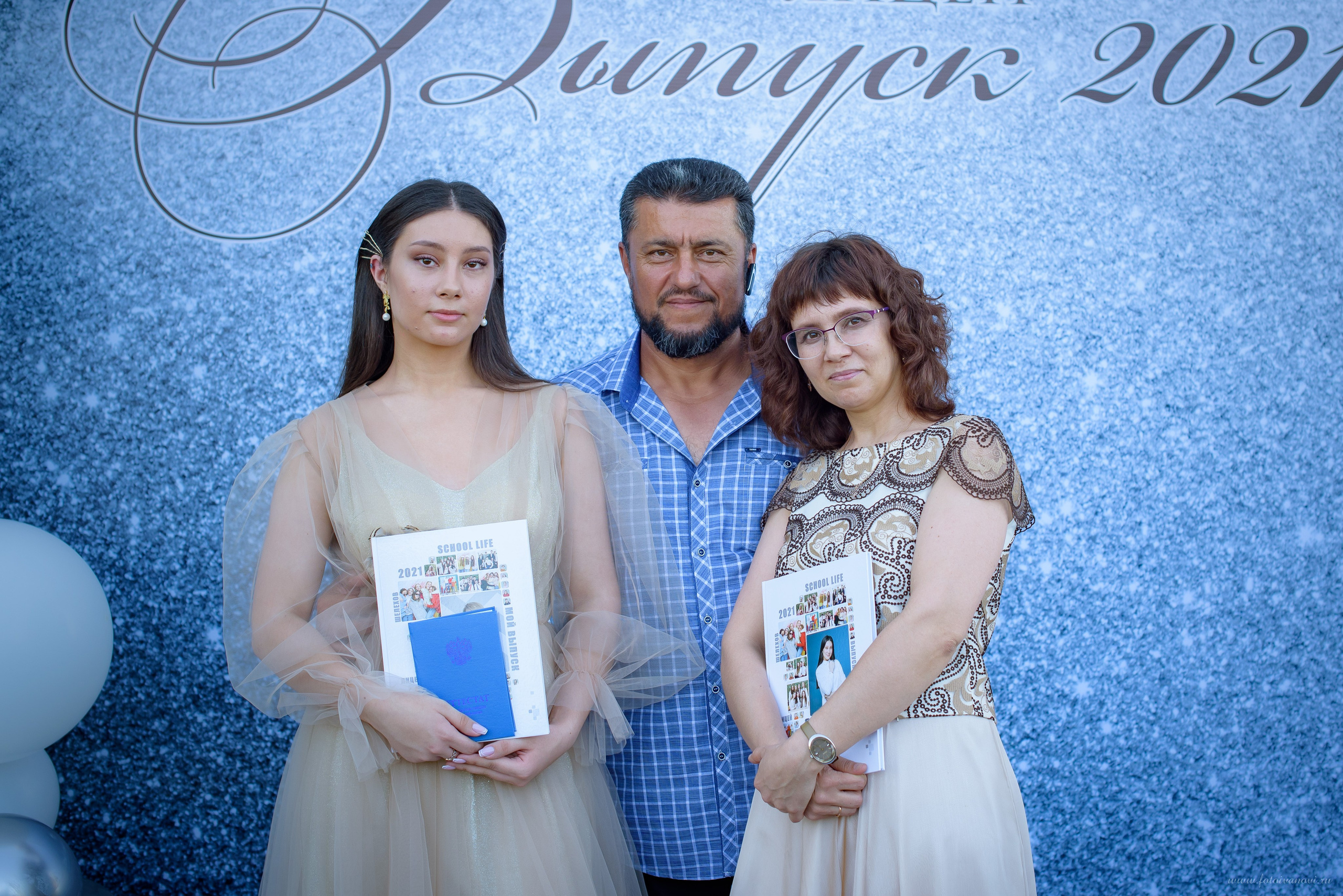 Выпускной 9-11классы. Выпускные книги Анапа Новороссийск Краснодар