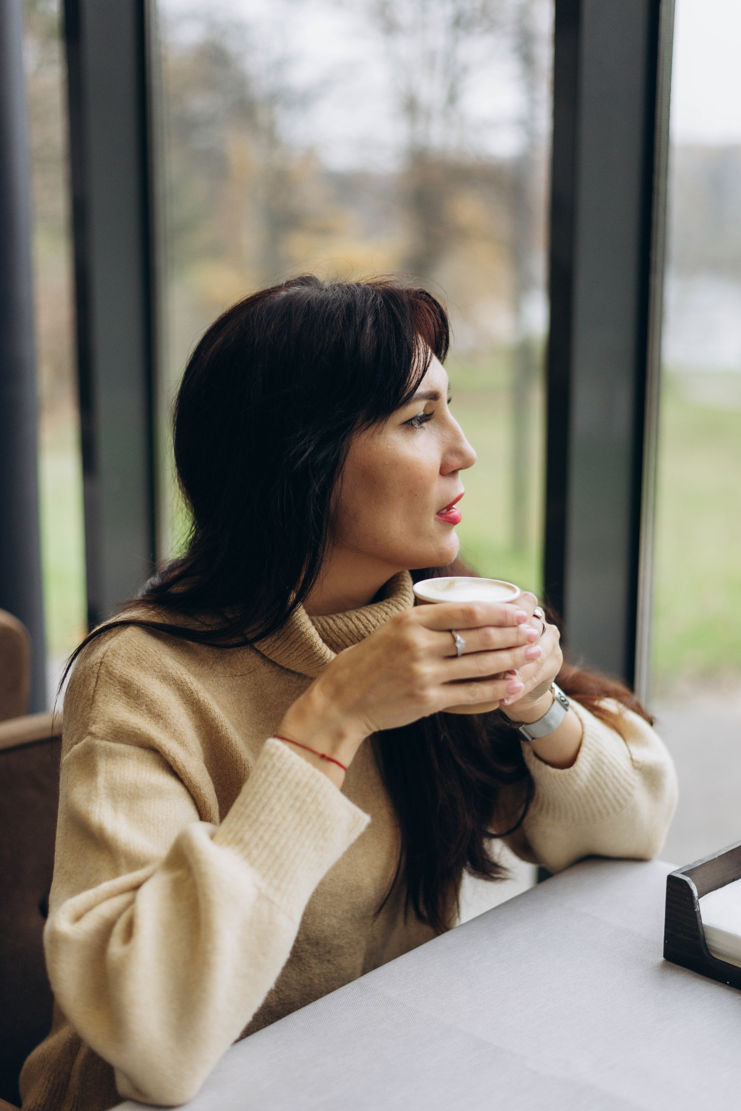 Прогулочная фотоссесия для девушки в парке. Семейный фотограф в Железнодорожном Масаева Елена