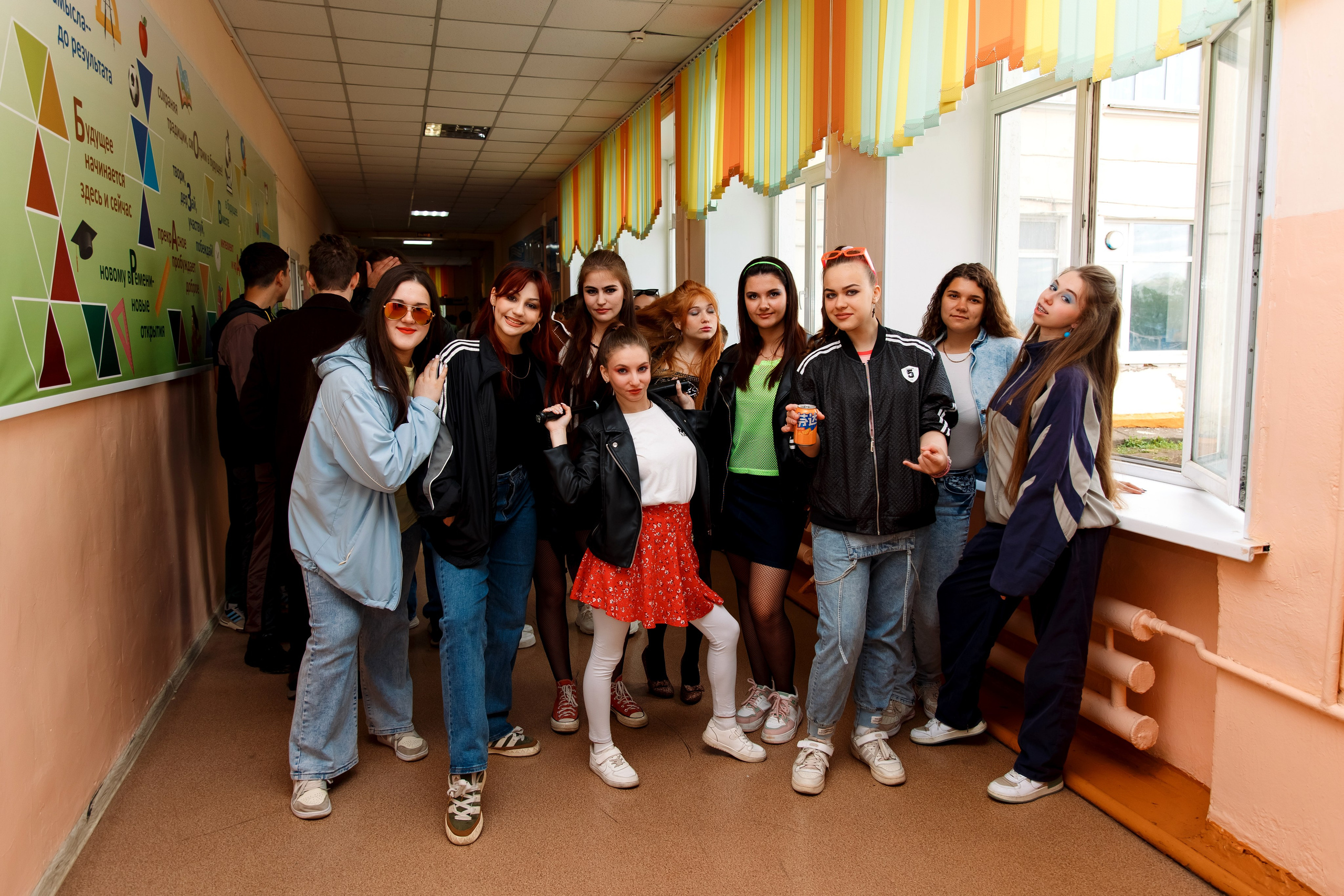 11 класс день не послушания в школе. Фотограф Любовь Корниенко, Примоский край