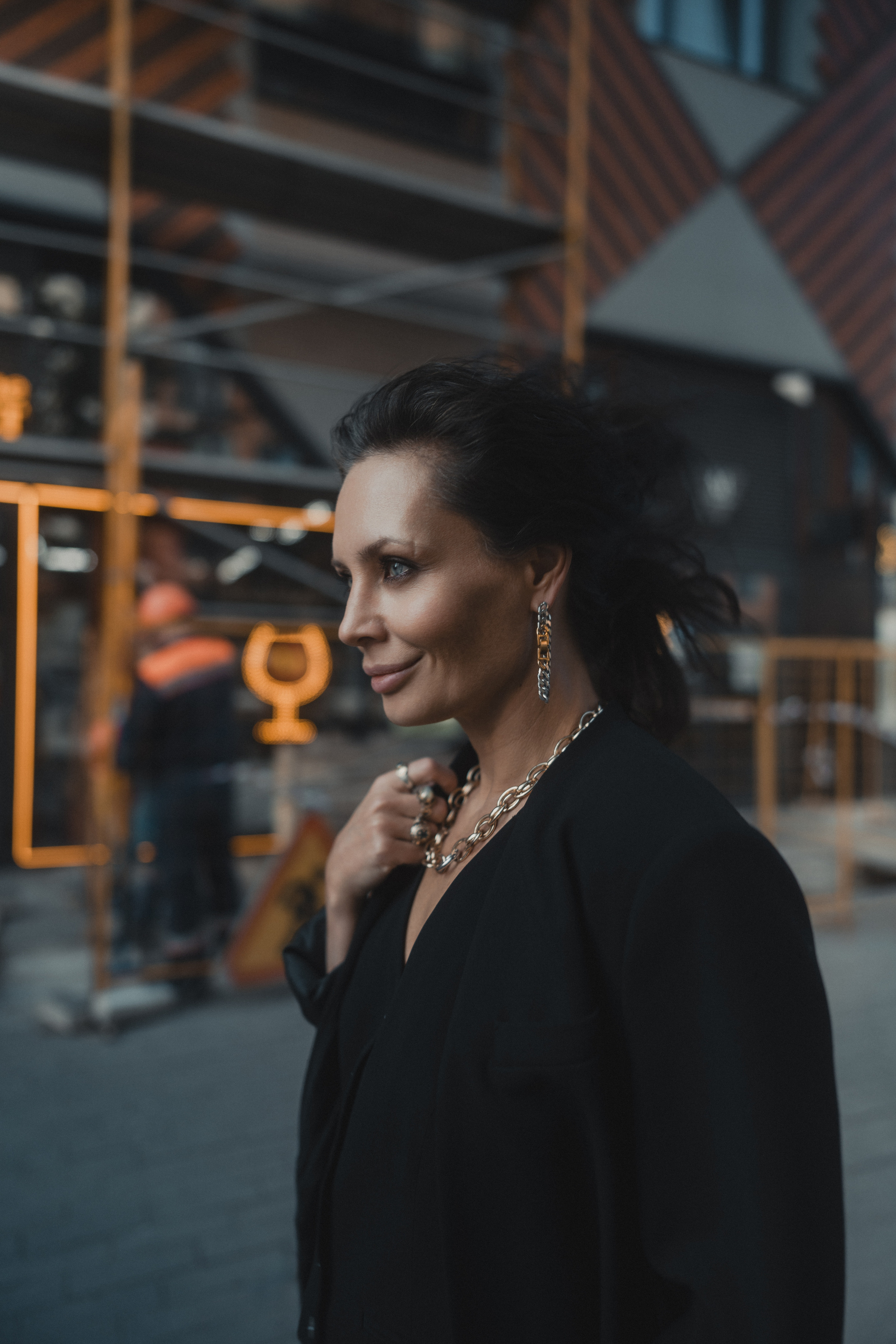 Уличная фотосессия с Настей Фаттаховой на территории ЖК ЗИЛ АРТ в Москве