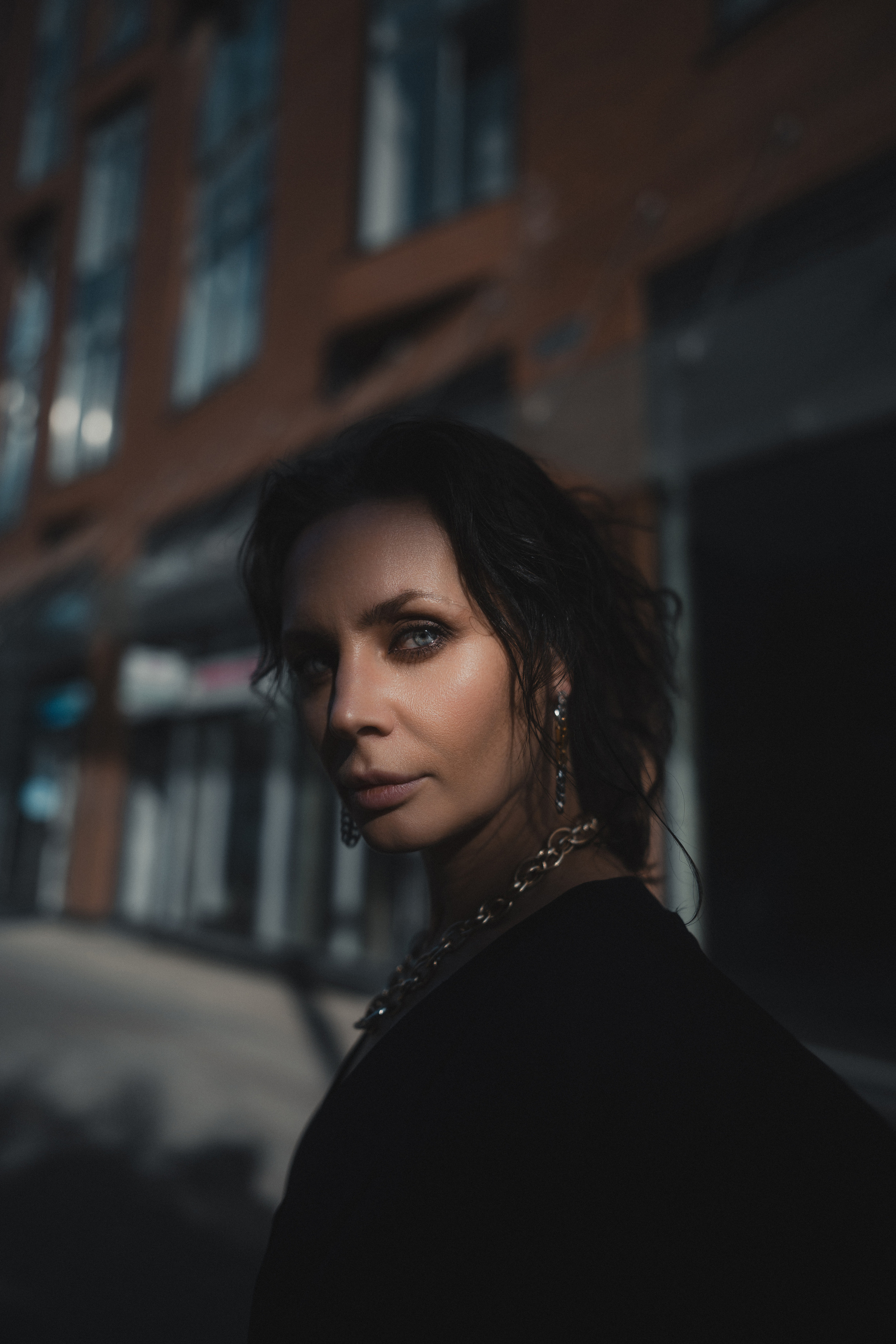 Уличная фотосессия с Настей Фаттаховой на территории ЖК ЗИЛ АРТ в Москве