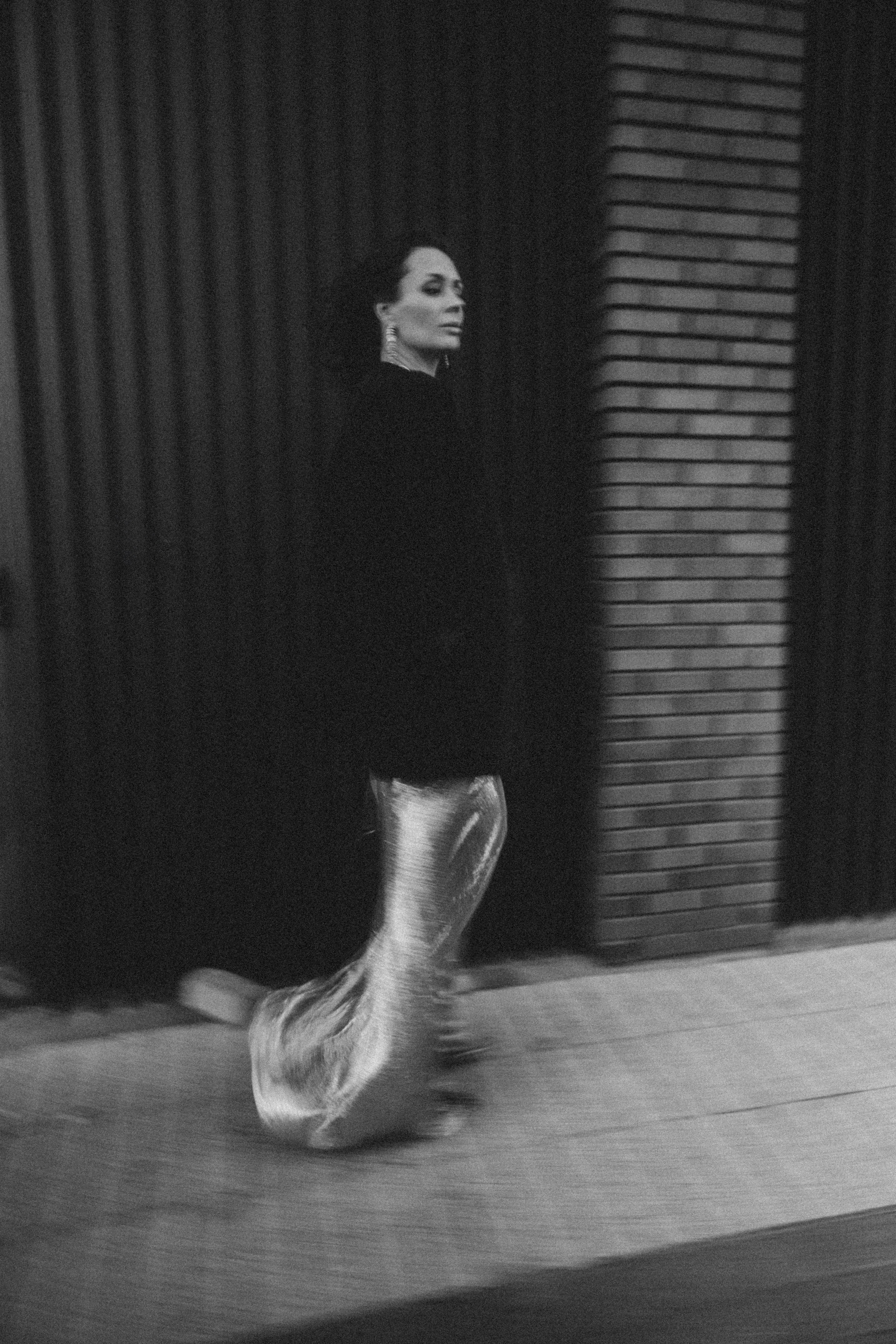 Уличная фотосессия с Настей Фаттаховой на территории ЖК ЗИЛ АРТ в Москве