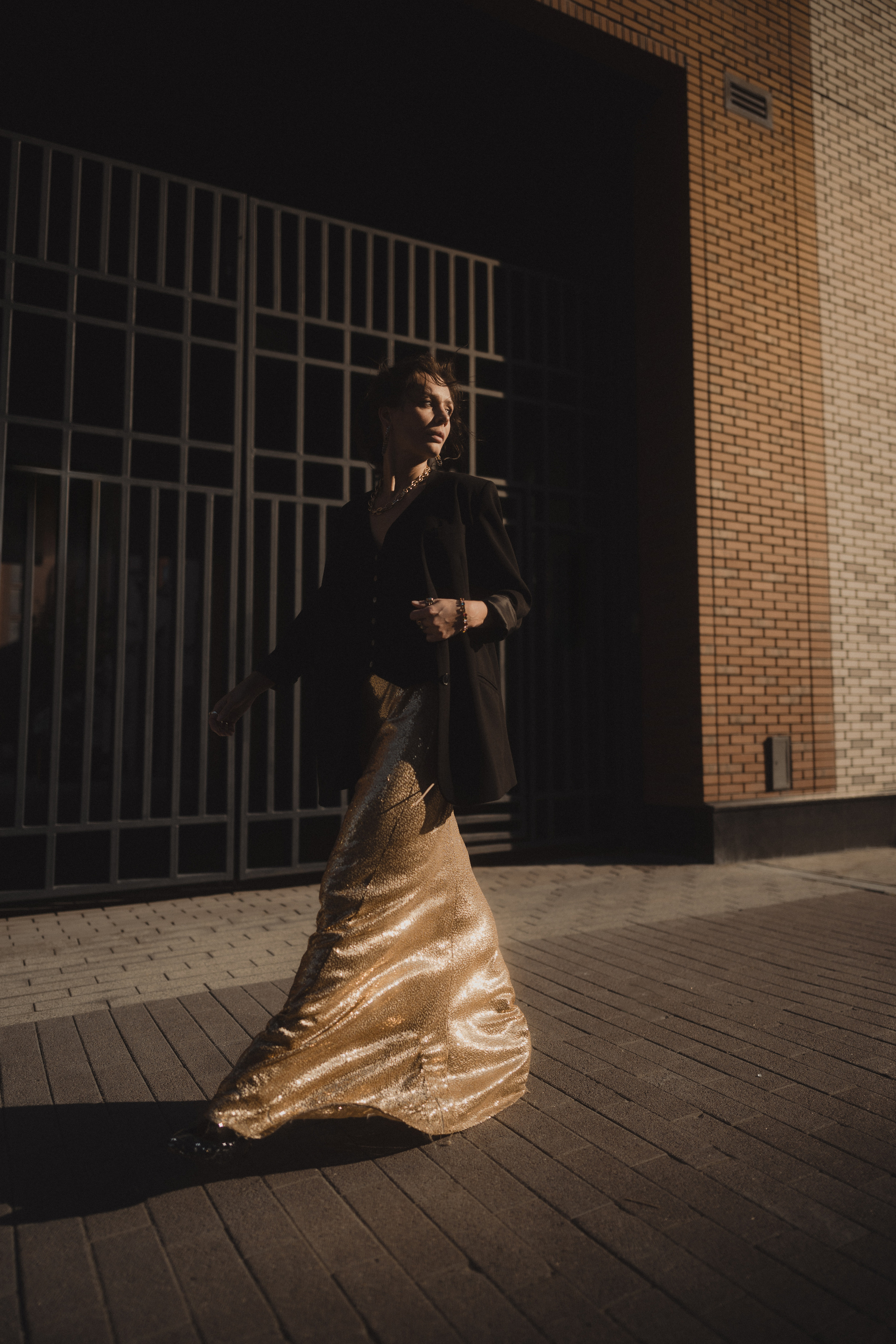 Уличная фотосессия с Настей Фаттаховой на территории ЖК ЗИЛ АРТ в Москве