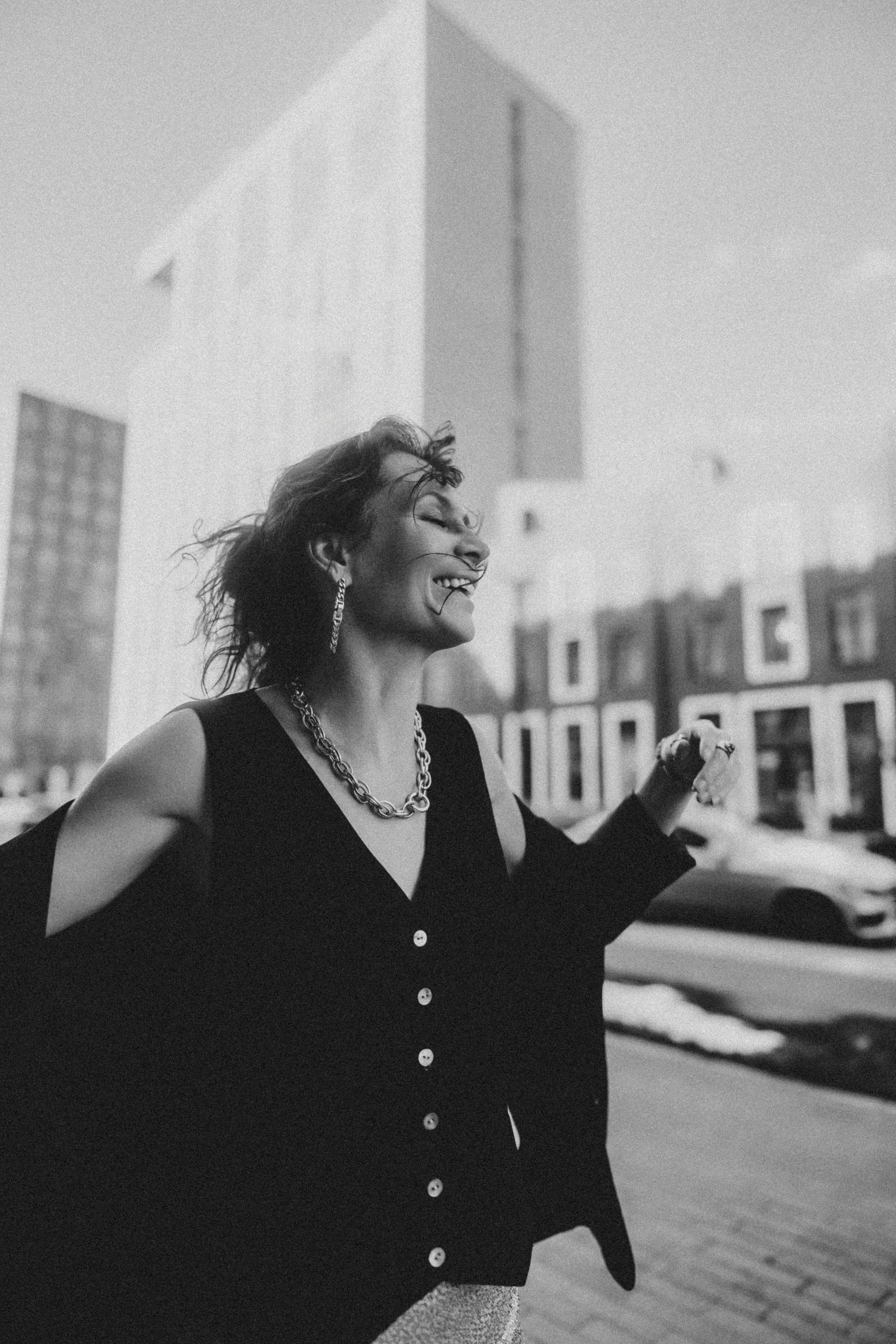 Уличная фотосессия с Настей Фаттаховой на территории ЖК ЗИЛ АРТ в Москве