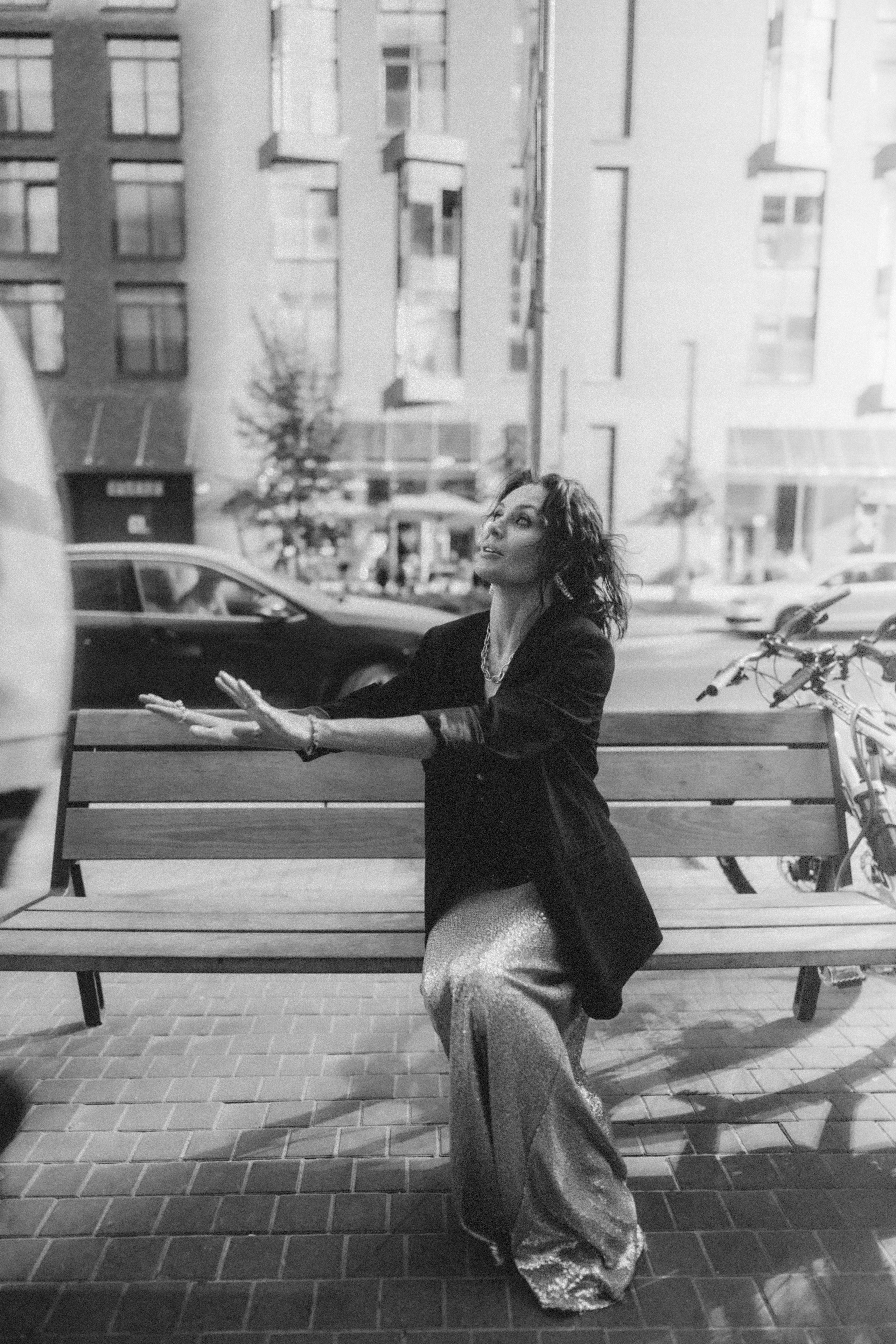 Уличная фотосессия с Настей Фаттаховой на территории ЖК ЗИЛ АРТ в Москве