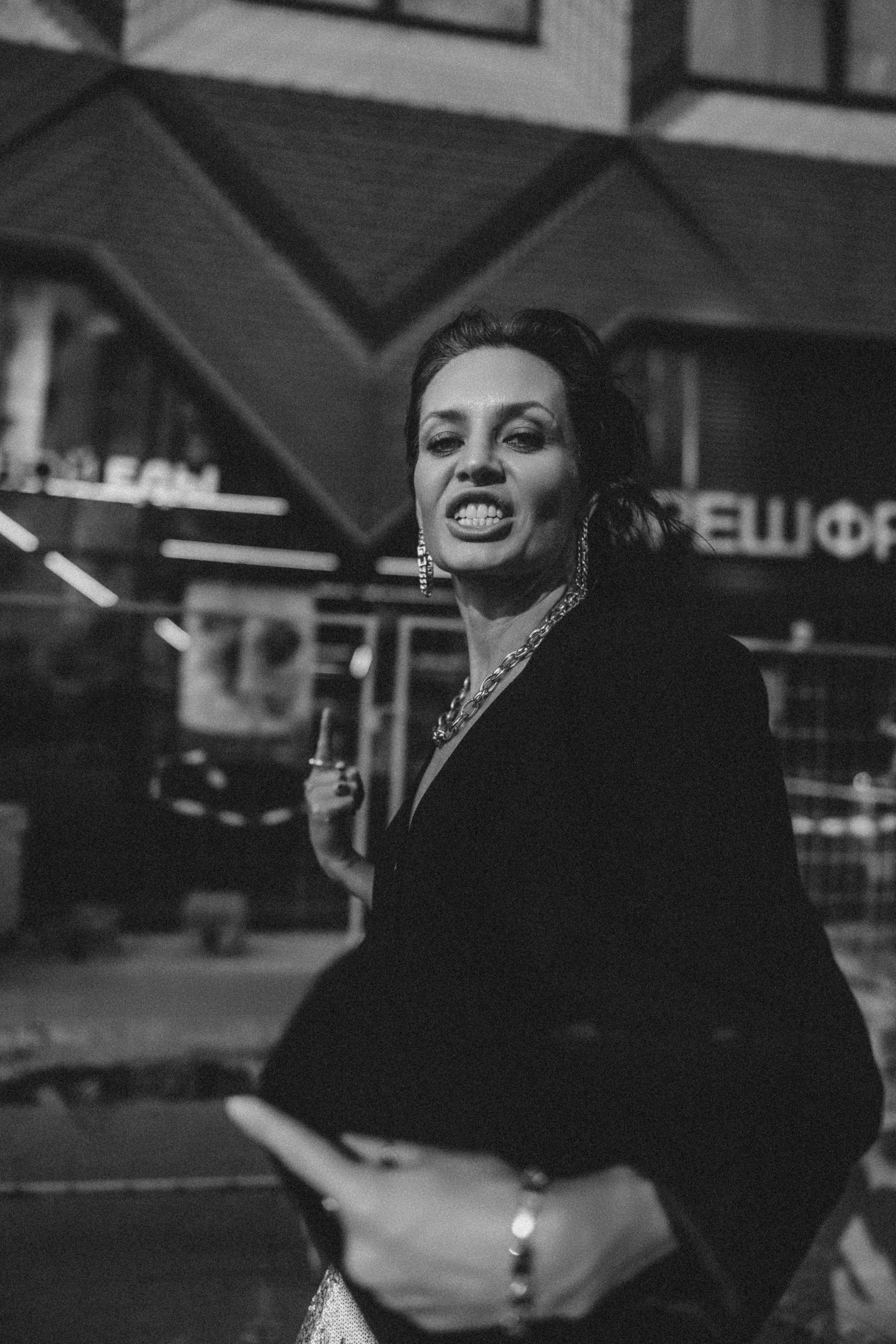 Уличная фотосессия с Настей Фаттаховой на территории ЖК ЗИЛ АРТ в Москве