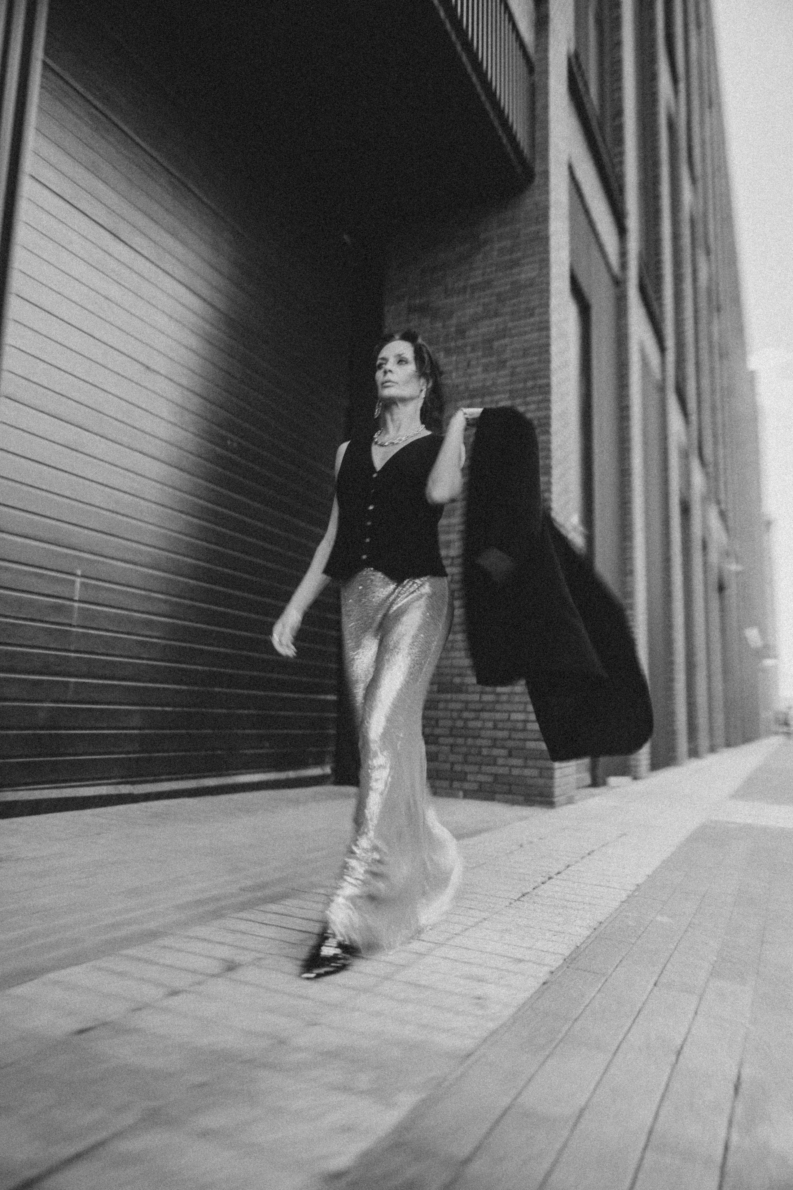 Уличная фотосессия с Настей Фаттаховой на территории ЖК ЗИЛ АРТ в Москве