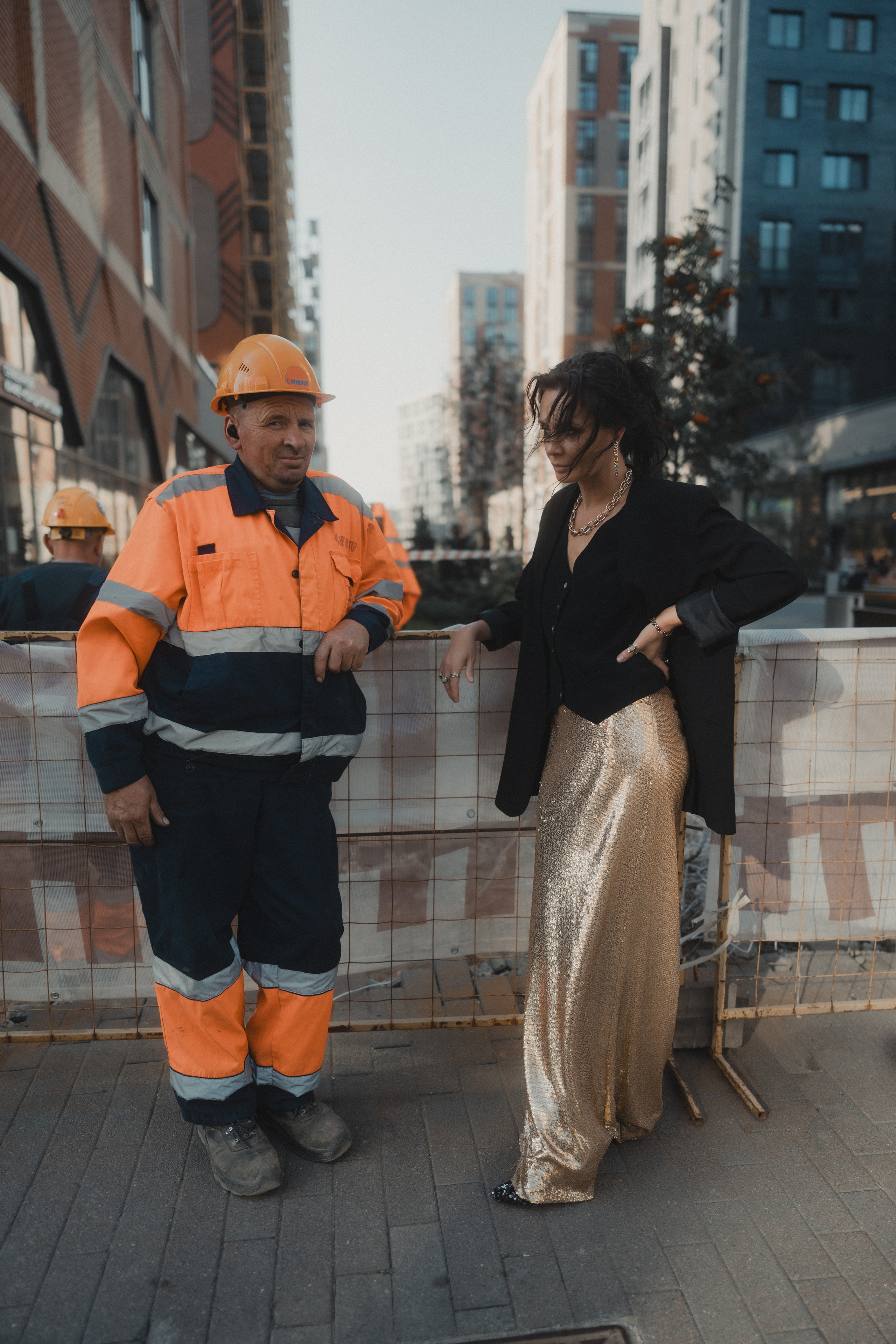 Уличная фотосессия с Настей Фаттаховой на территории ЖК ЗИЛ АРТ в Москве