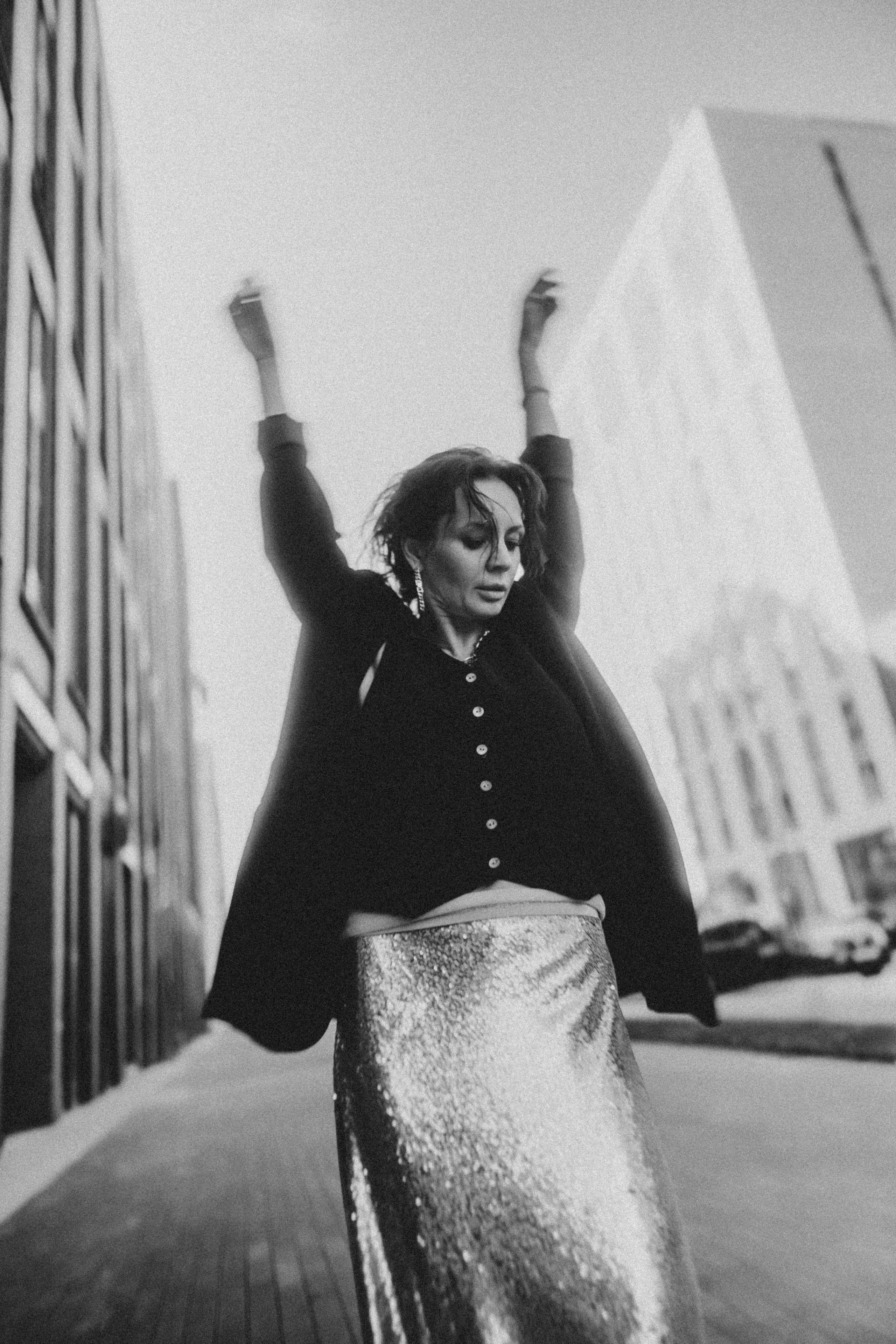 Уличная фотосессия с Настей Фаттаховой на территории ЖК ЗИЛ АРТ в Москве