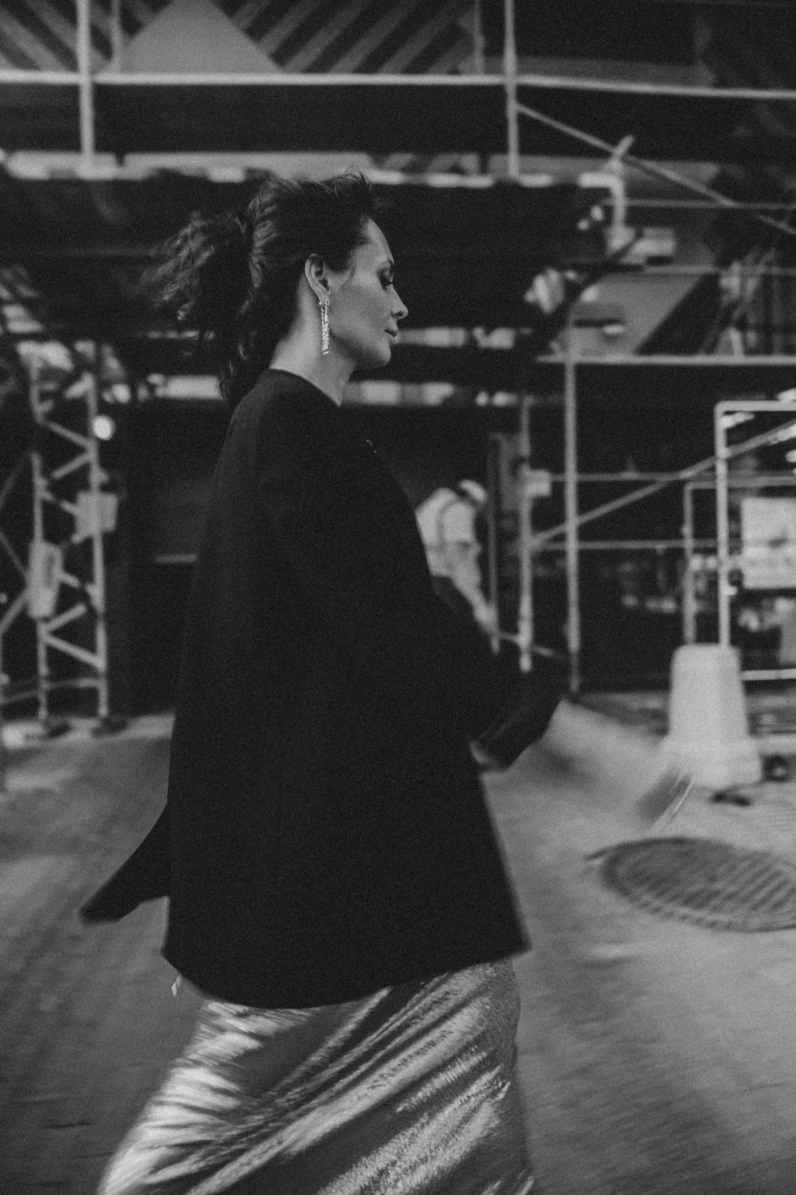 Уличная фотосессия с Настей Фаттаховой на территории ЖК ЗИЛ АРТ в Москве