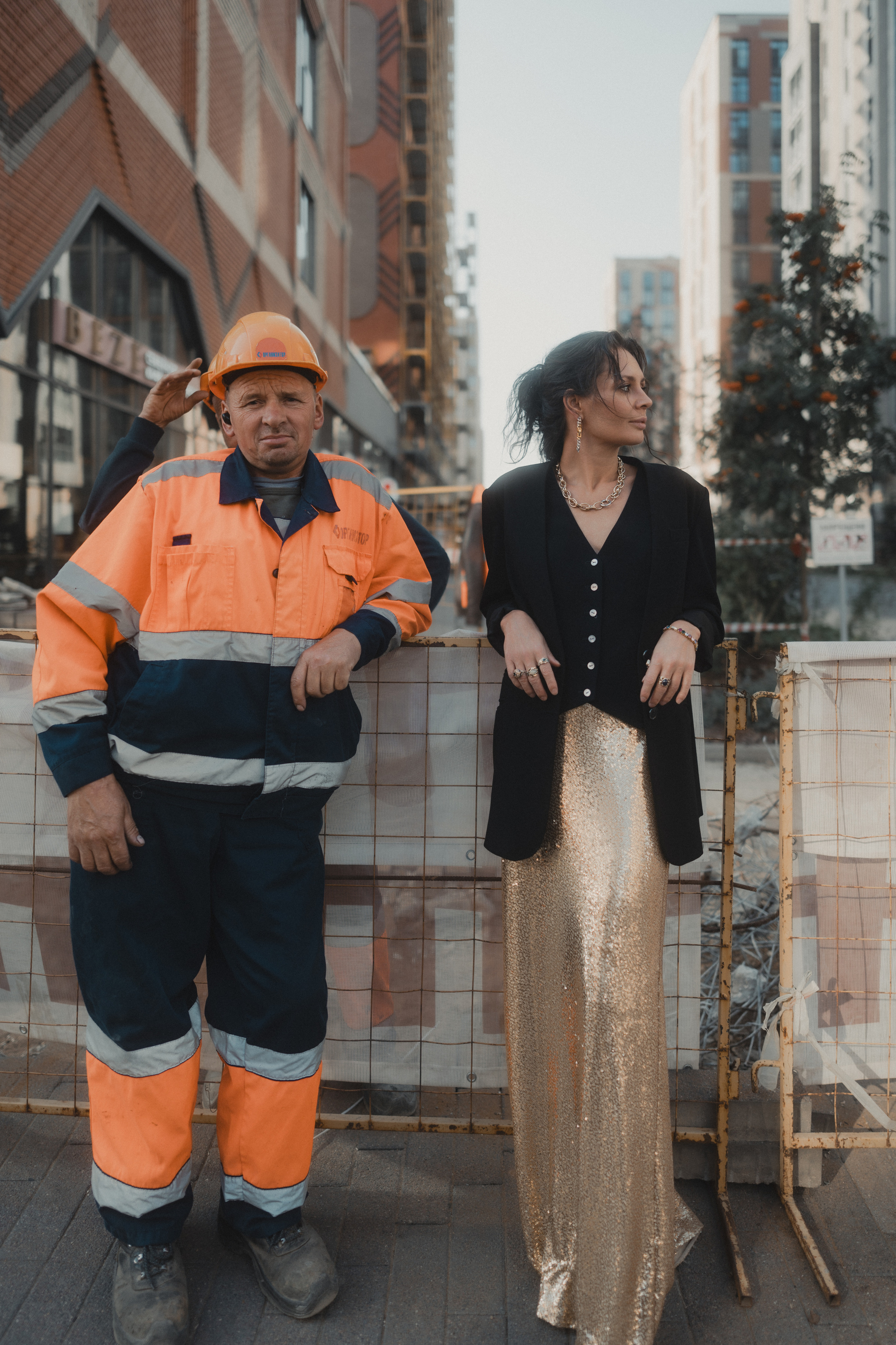 Уличная фотосессия с Настей Фаттаховой на территории ЖК ЗИЛ АРТ в Москве