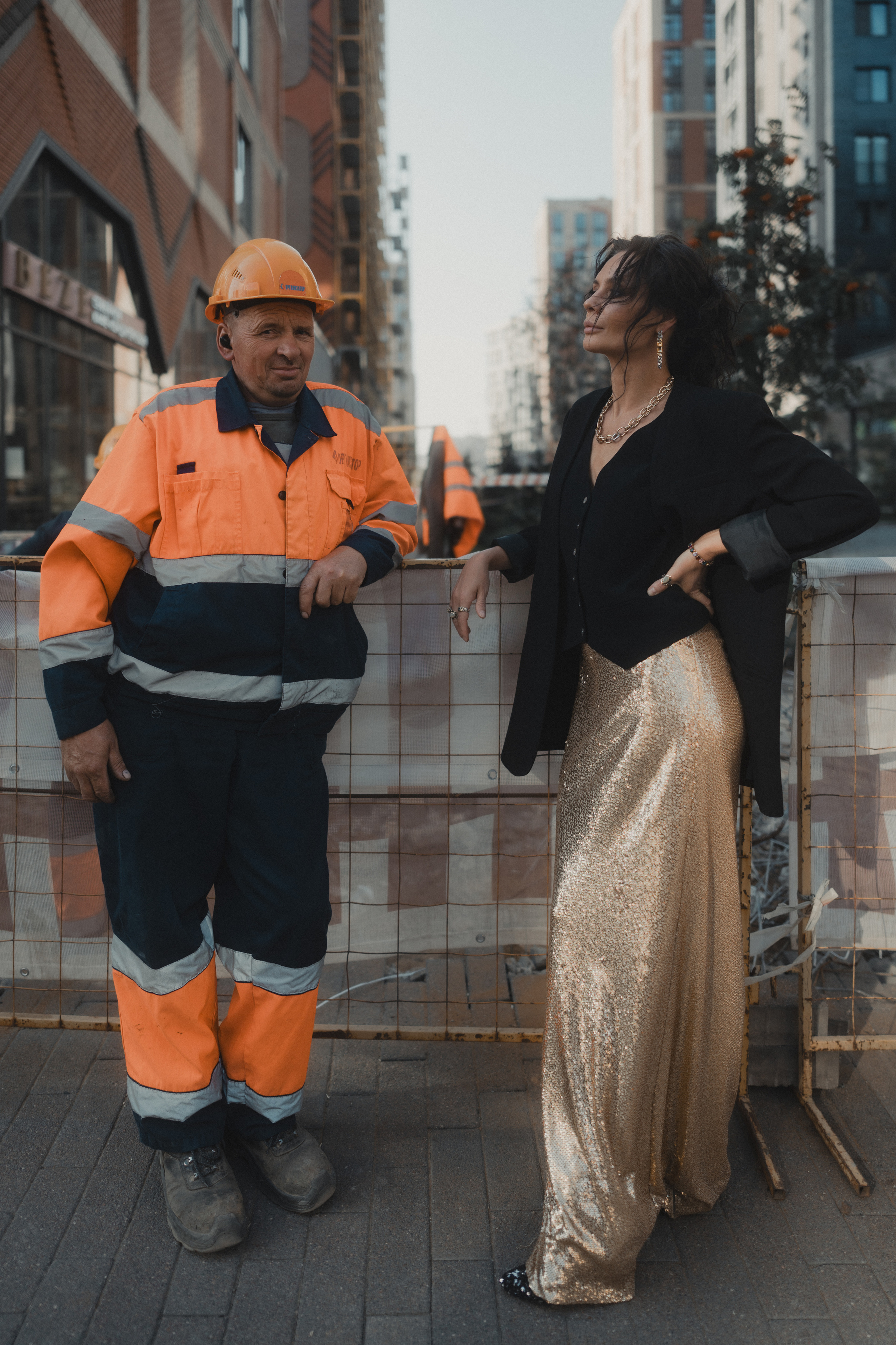 Уличная фотосессия с Настей Фаттаховой на территории ЖК ЗИЛ АРТ в Москве