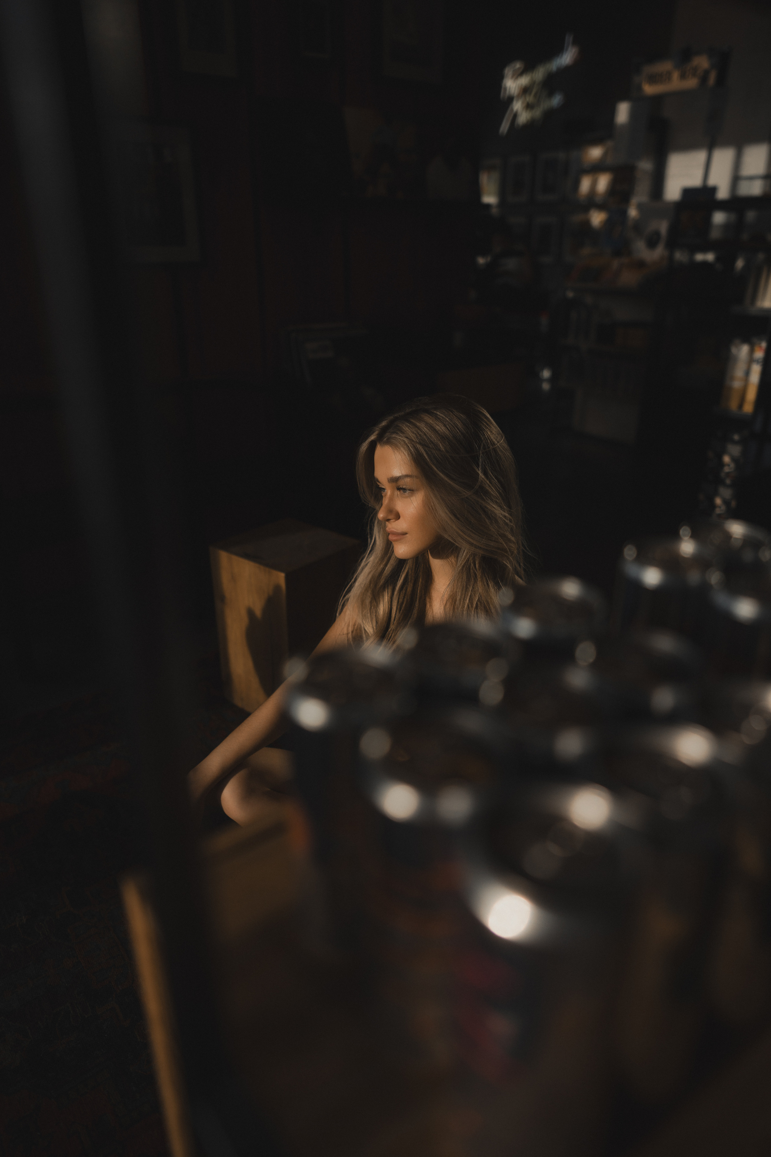 Уличная фотосессия с Аделиной на территории ЖК Савин Хаус в Казани