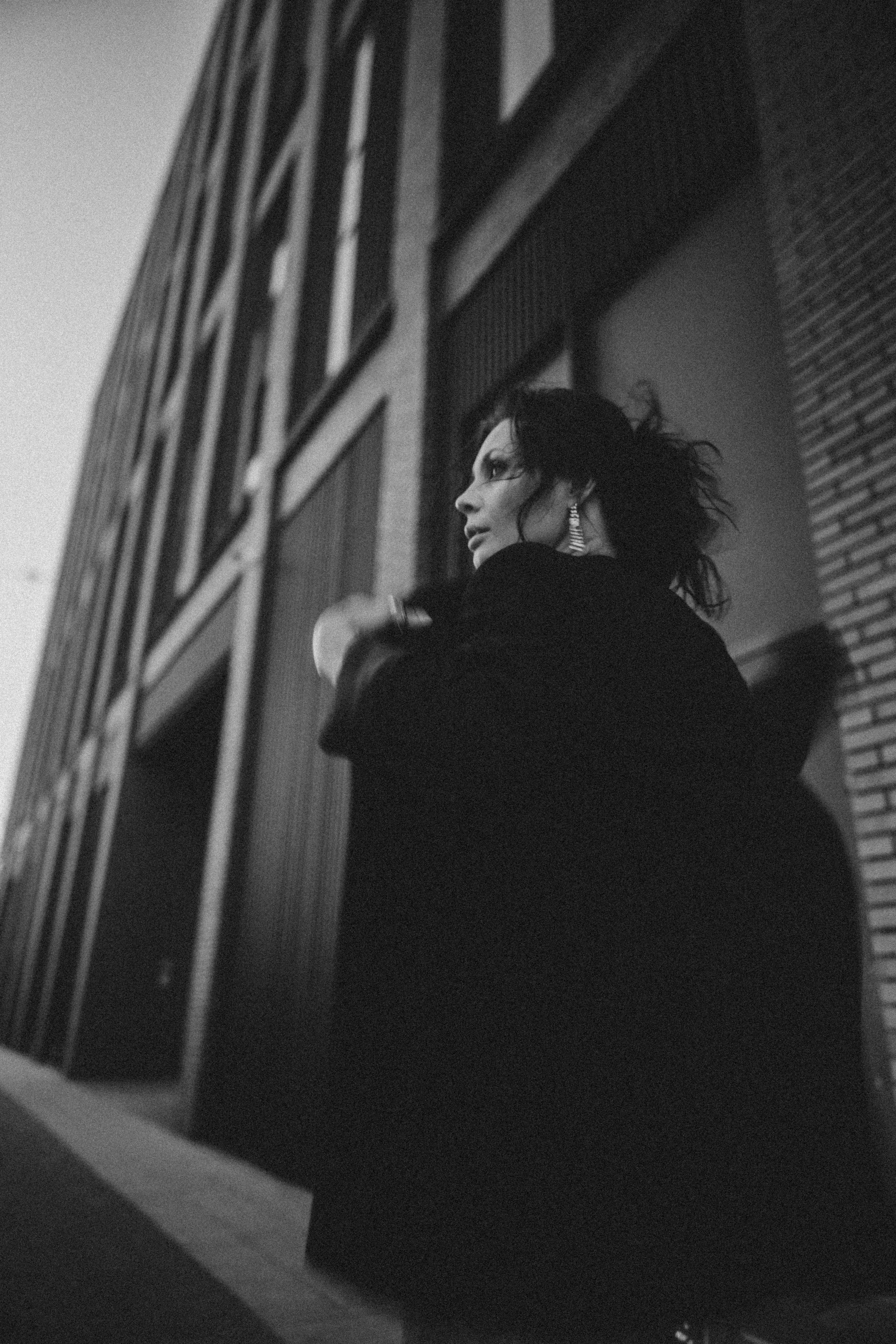 Уличная фотосессия с Настей Фаттаховой на территории ЖК ЗИЛ АРТ в Москве