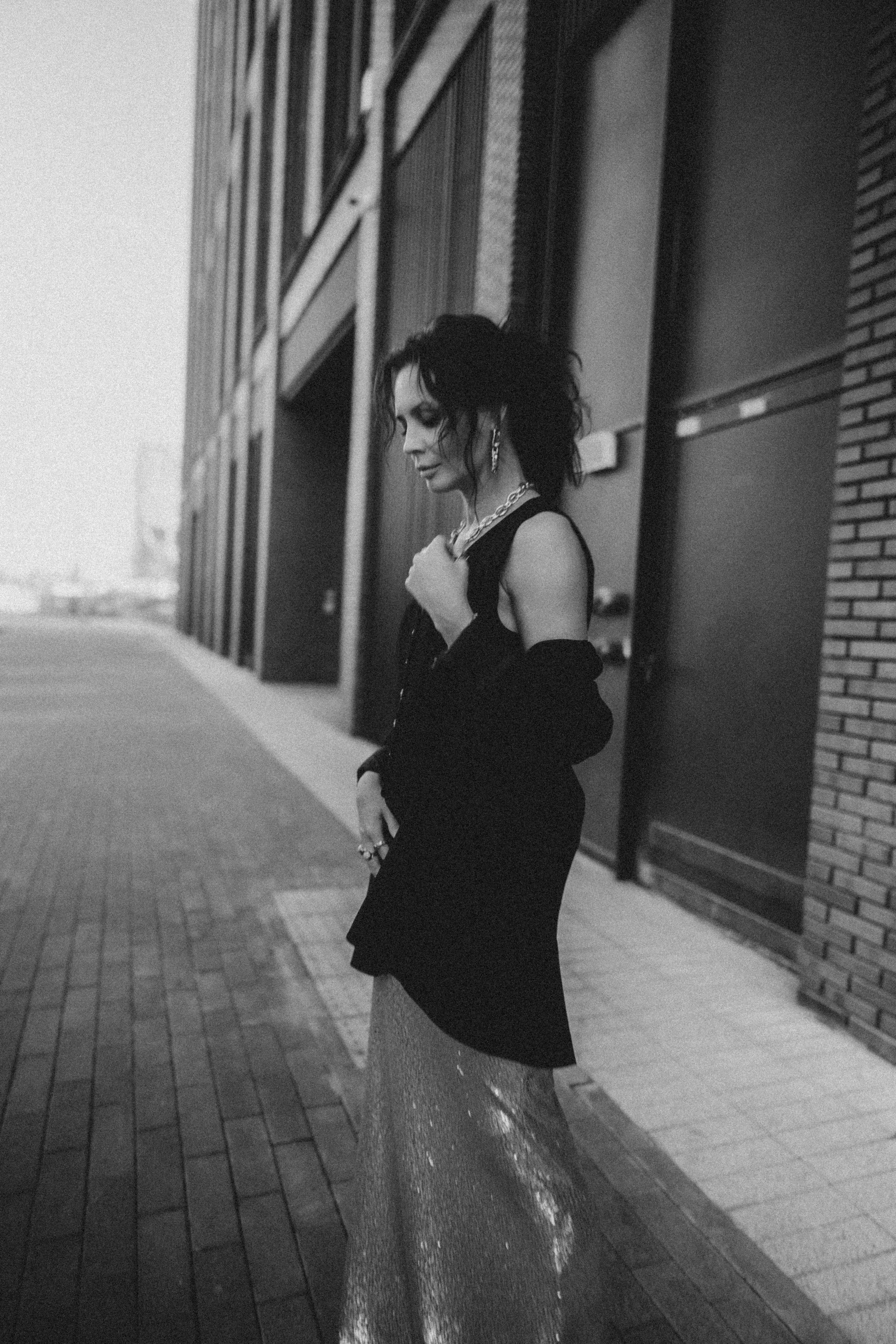 Уличная фотосессия с Настей Фаттаховой на территории ЖК ЗИЛ АРТ в Москве