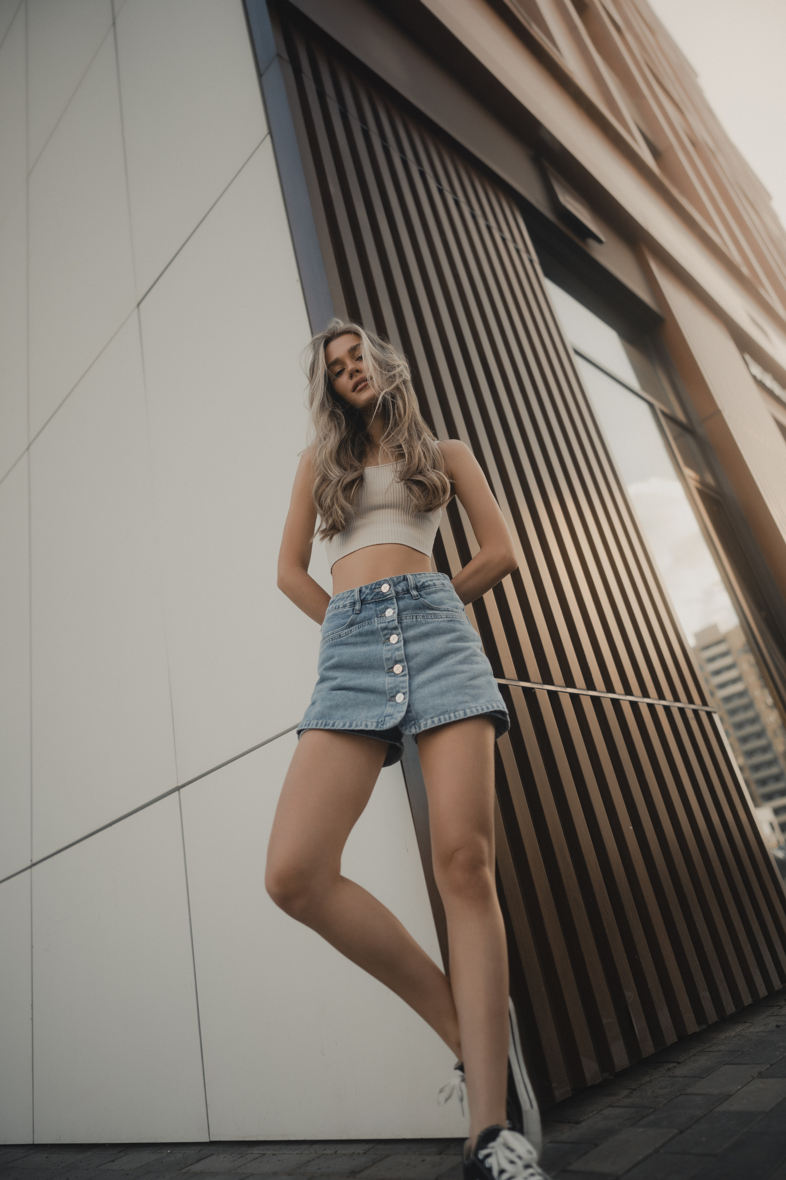 Уличная фотосессия с Аделиной на территории ЖК Савин Хаус в Казани