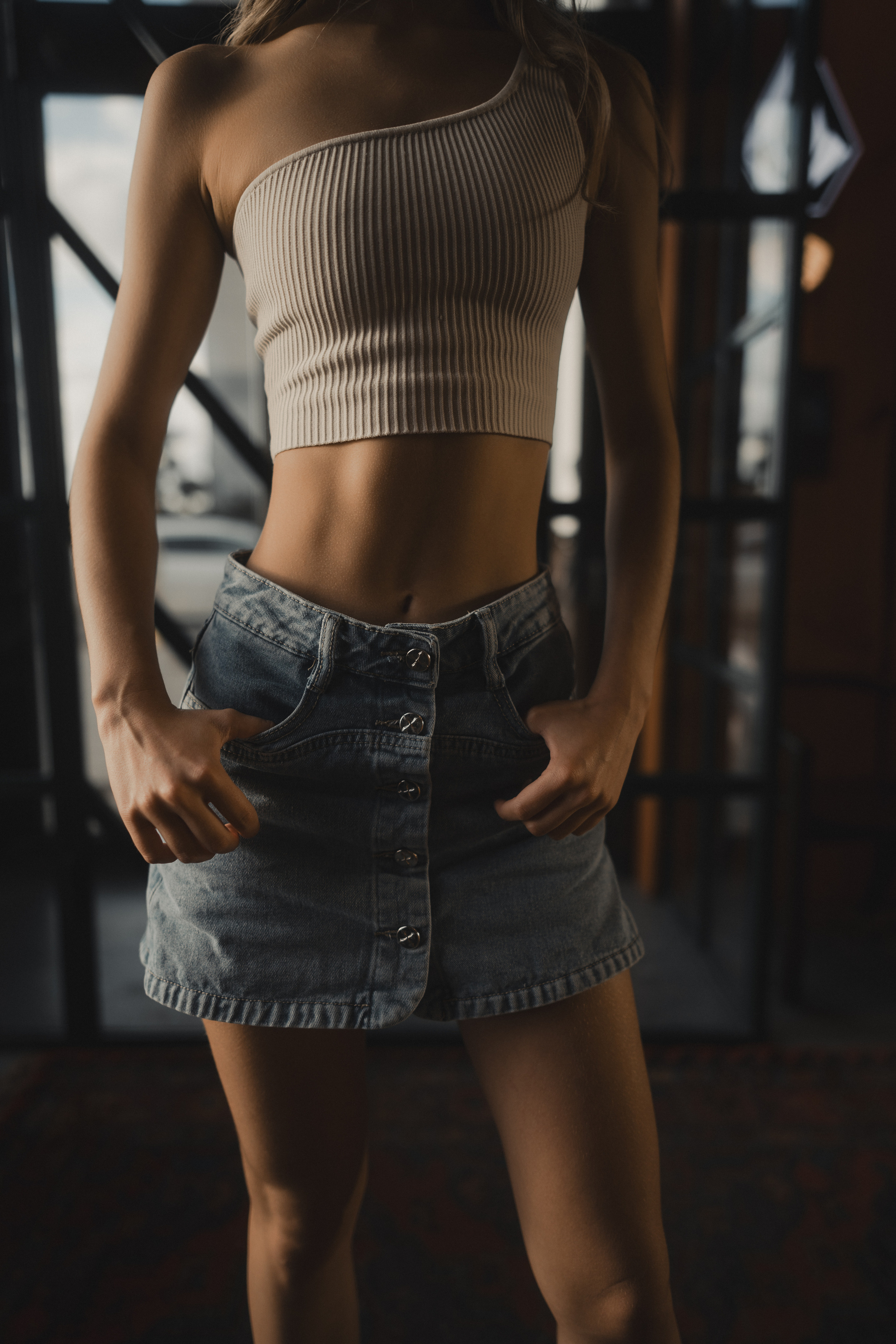 Уличная фотосессия с Аделиной на территории ЖК Савин Хаус в Казани